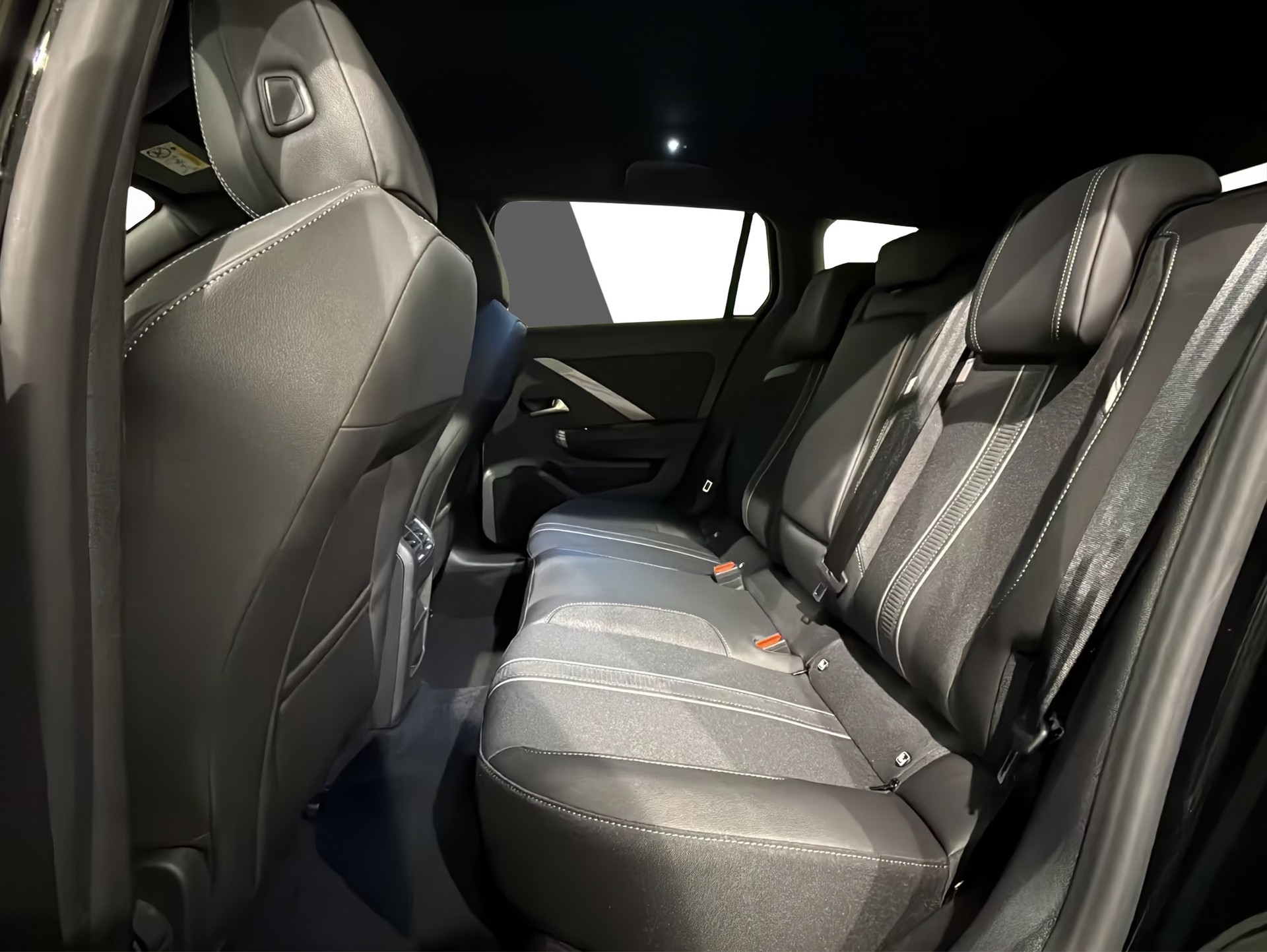 OPEL Astra Sports Tourer 1.2 T 130 GS-image-11