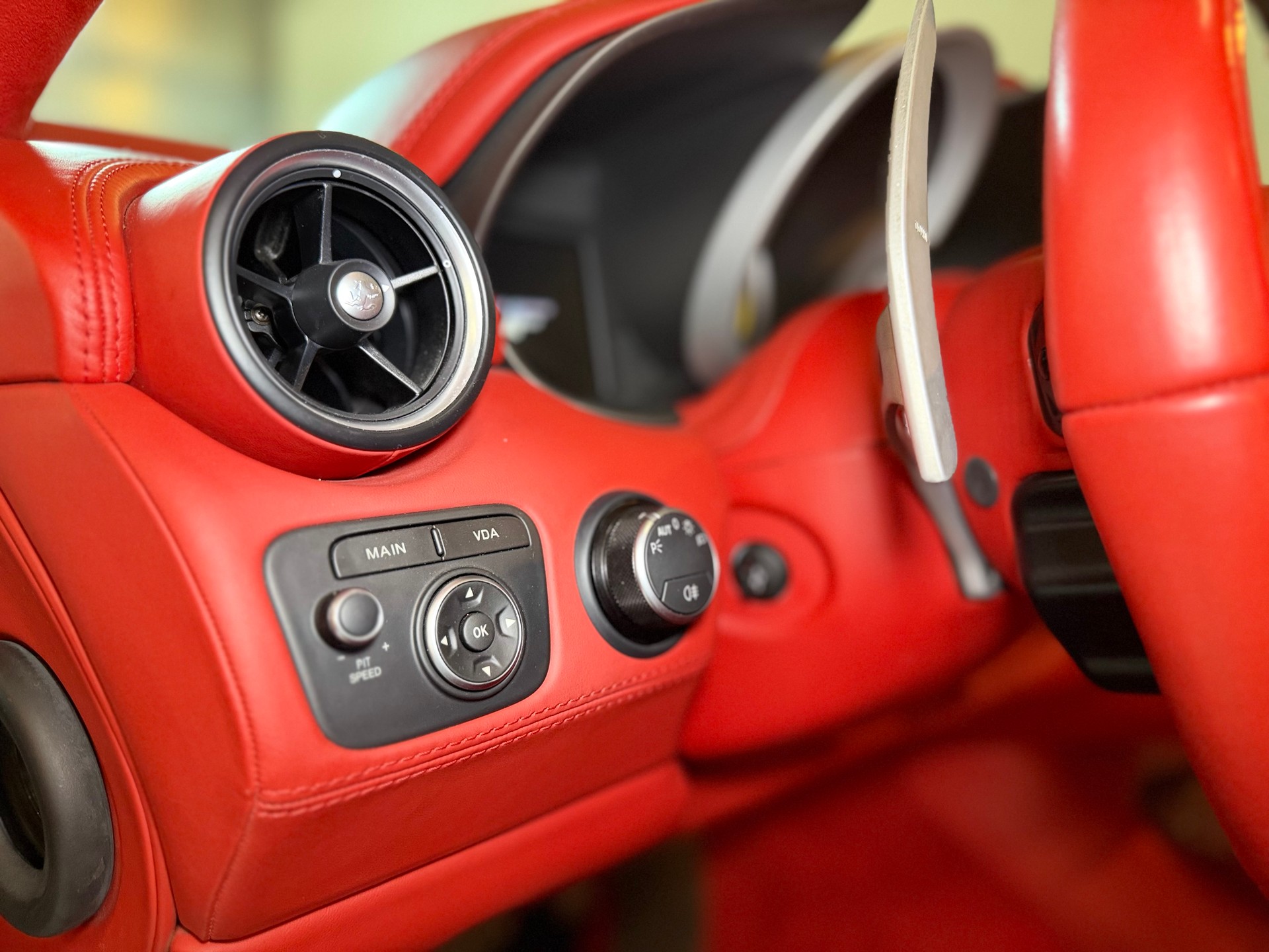 FERRARI FF-image-25
