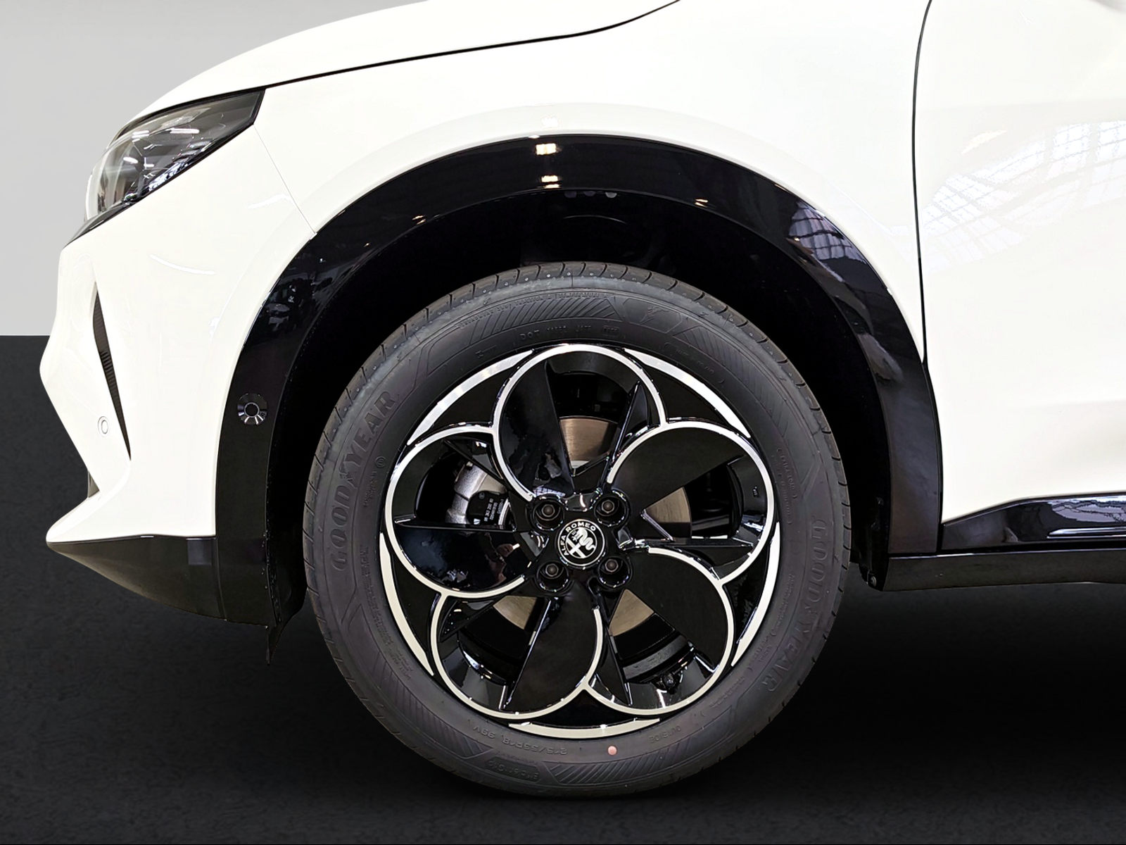 ALFA ROMEO Junior 1.2T MHEV Junior Sprint Tech DCT6 145 PS-showroom-element-3