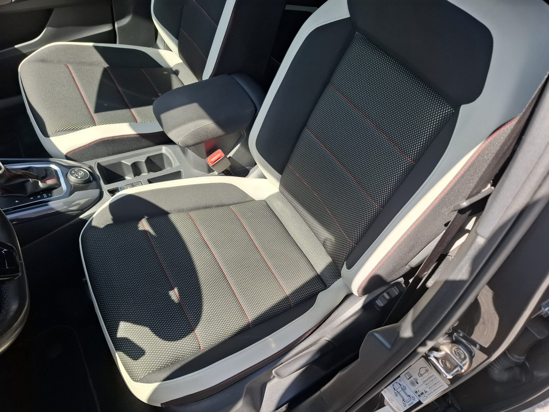 VW T-Roc 2.0 TSI Sport DSG 4Motion-image-7