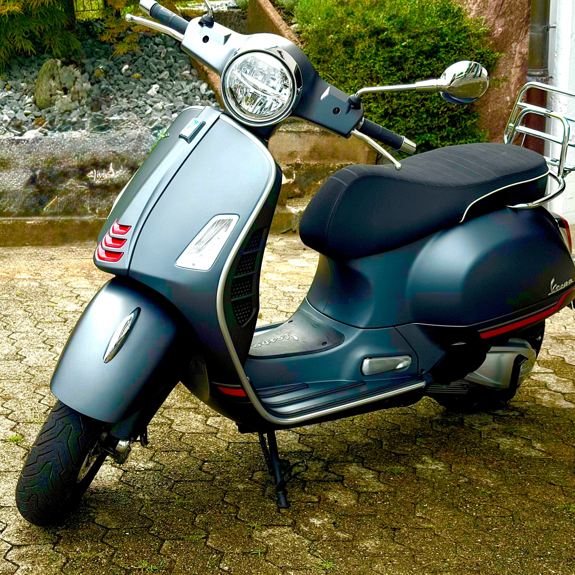 PIAGGIO Vespa GTS 300 Super Sport ABSund ESR-image-1