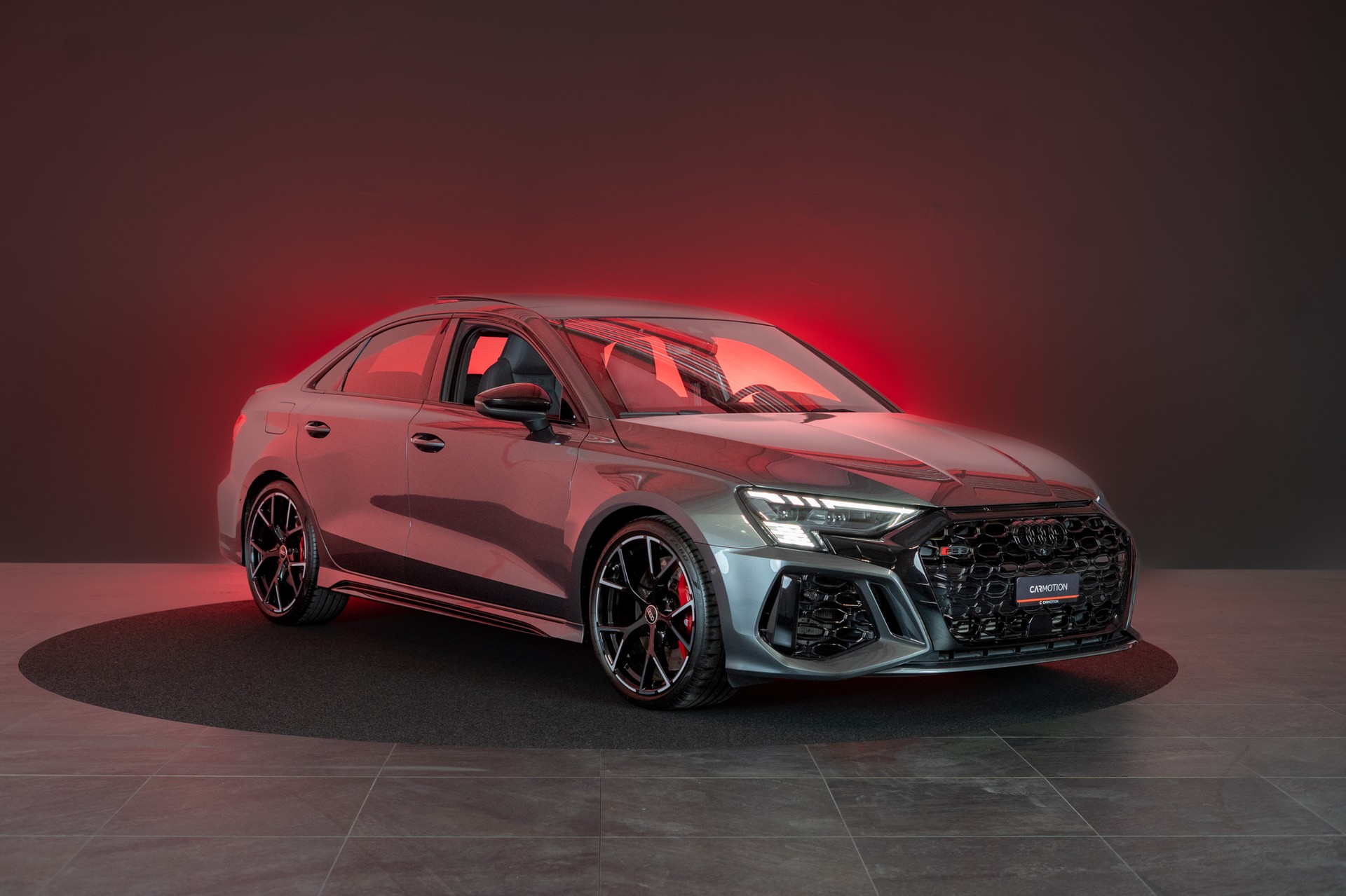 AUDI RS3 Limousine 2.5 TFSI quattro S-Tronic / Panorama-Glasdach / Performance-Abgasanlage / Massage-Sitz-showroom-element-2
