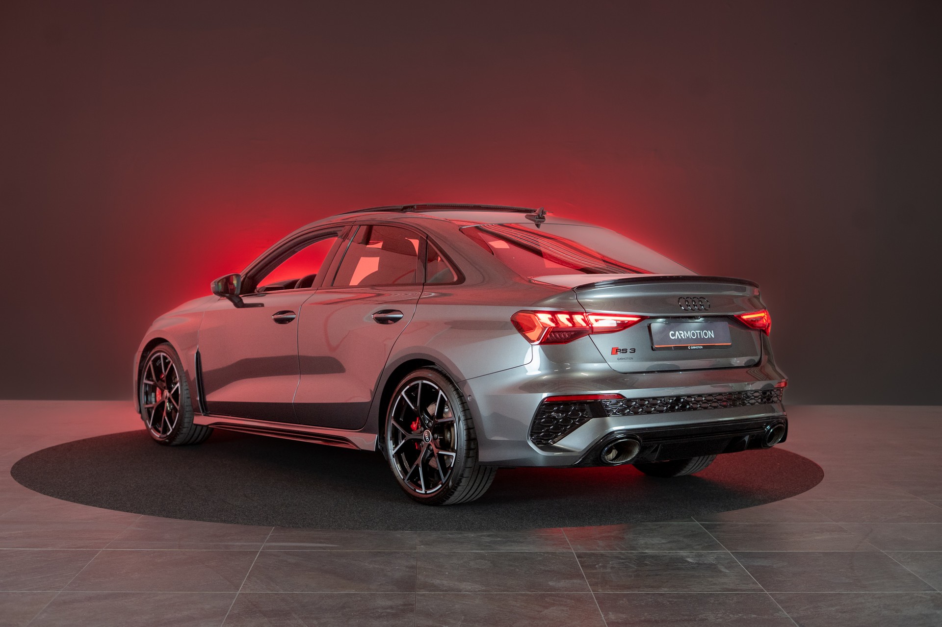AUDI RS3 Limousine 2.5 TFSI quattro S-Tronic / Panorama-Glasdach / Performance-Abgasanlage / Massage-Sitz-showroom-element-3