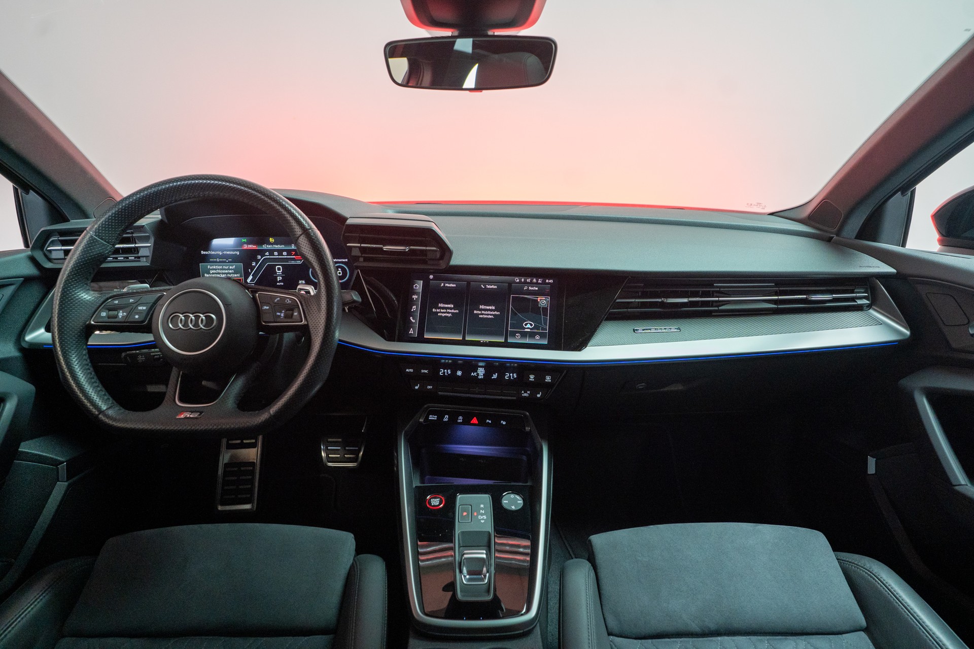 AUDI RS3 Limousine 2.5 TFSI quattro S-Tronic / Panorama-Glasdach / Performance-Abgasanlage / Massage-Sitz-image-20