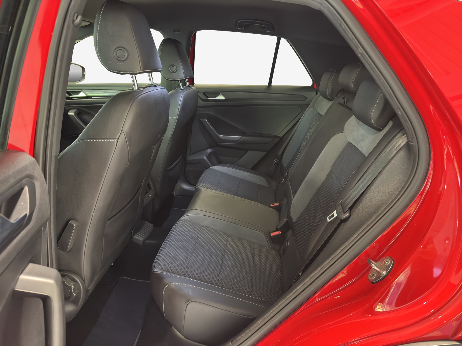 VW T-Roc 2.0 TSI Sport DSG 4Motion-image-11