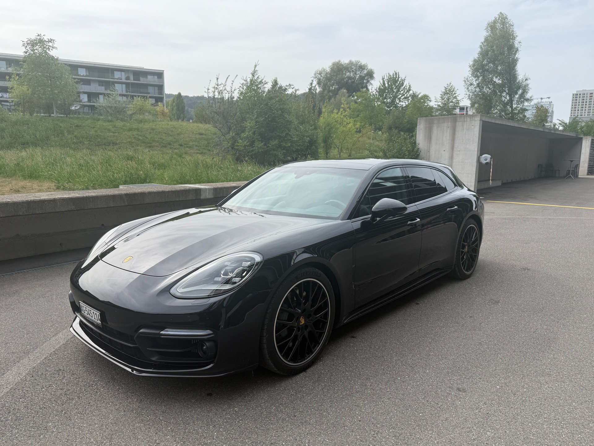 PORSCHE Sport Turismo 4S-image-3