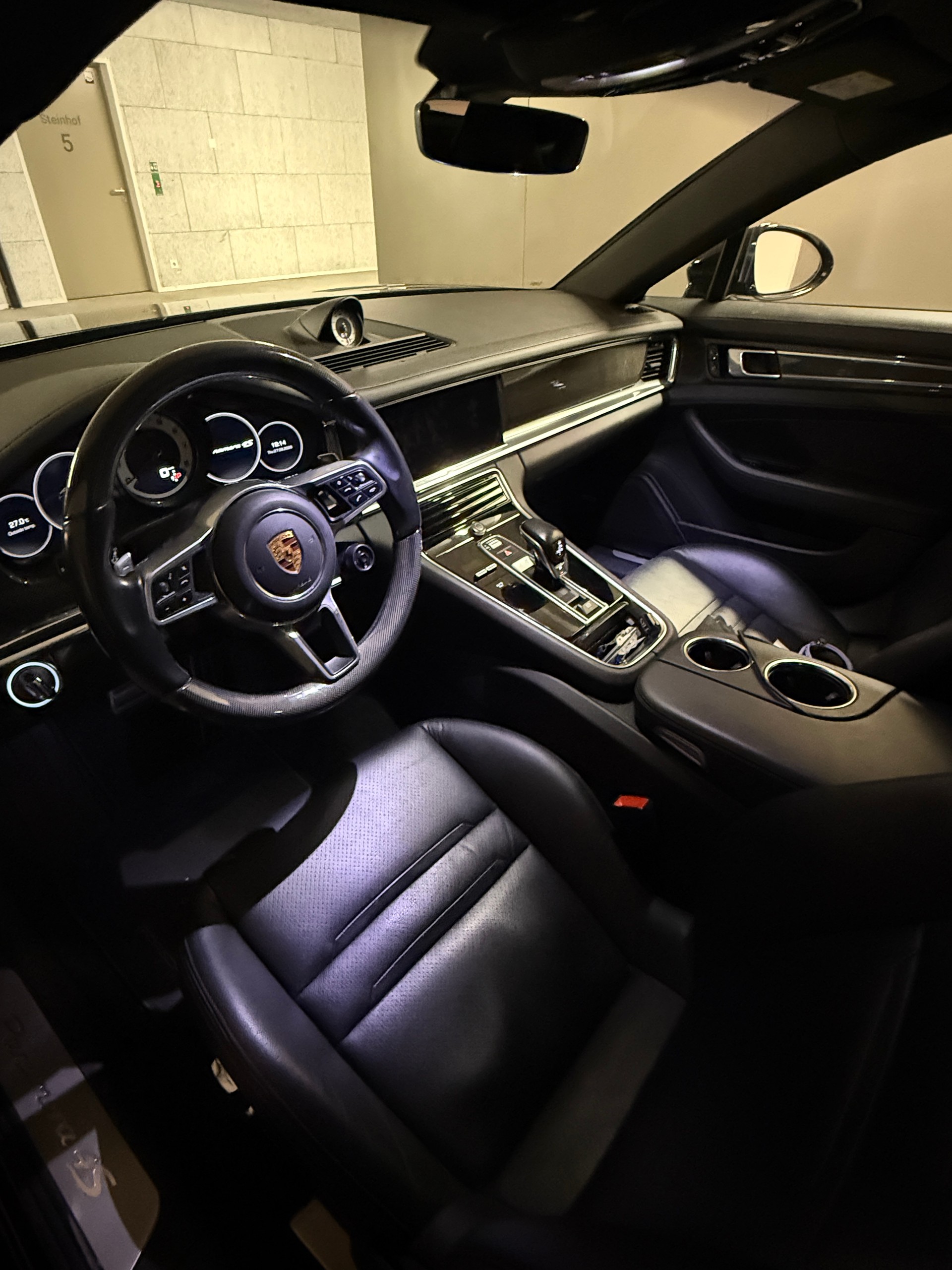 PORSCHE Sport Turismo 4S-image-4