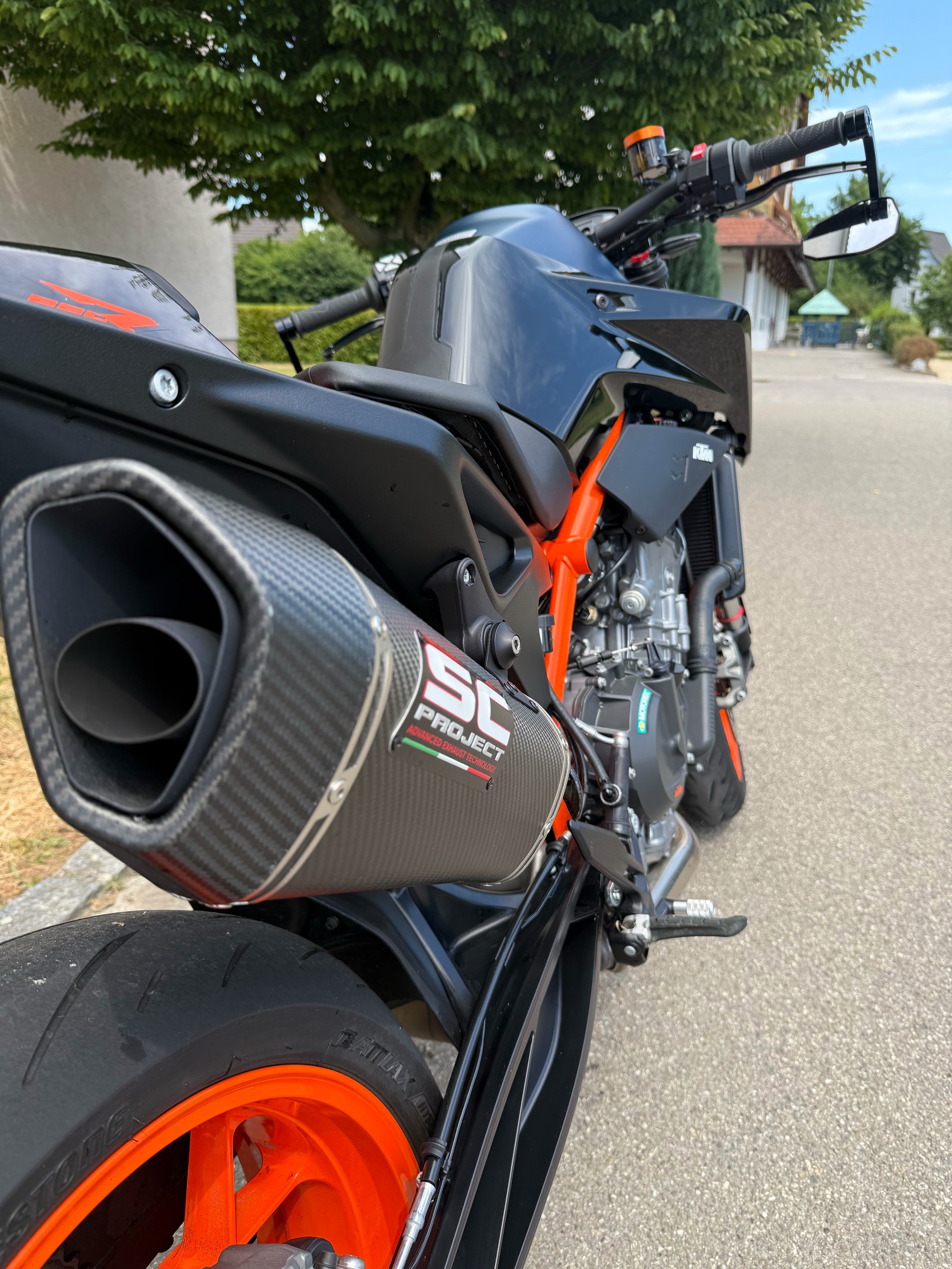 KTM 890 Duke R-image-6