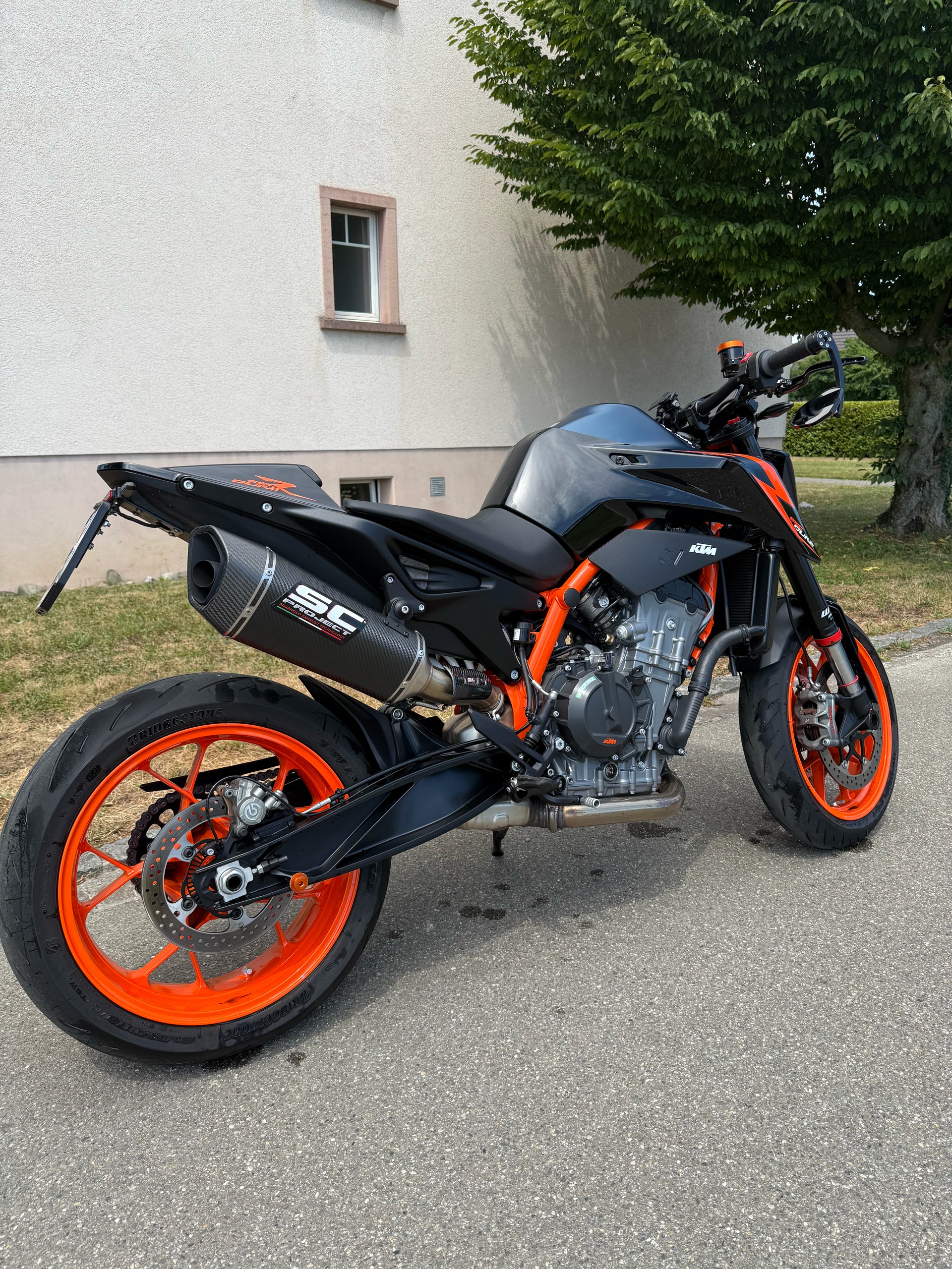 KTM 890 Duke R-image-1