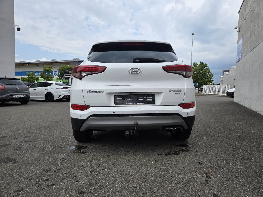 HYUNDAI Tucson 2.0 CRDi Plena 4WD-image-4