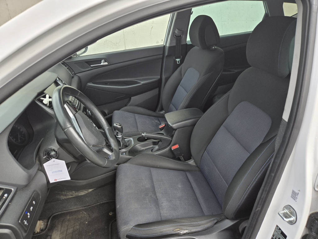 HYUNDAI Tucson 2.0 CRDi Plena 4WD-image-6