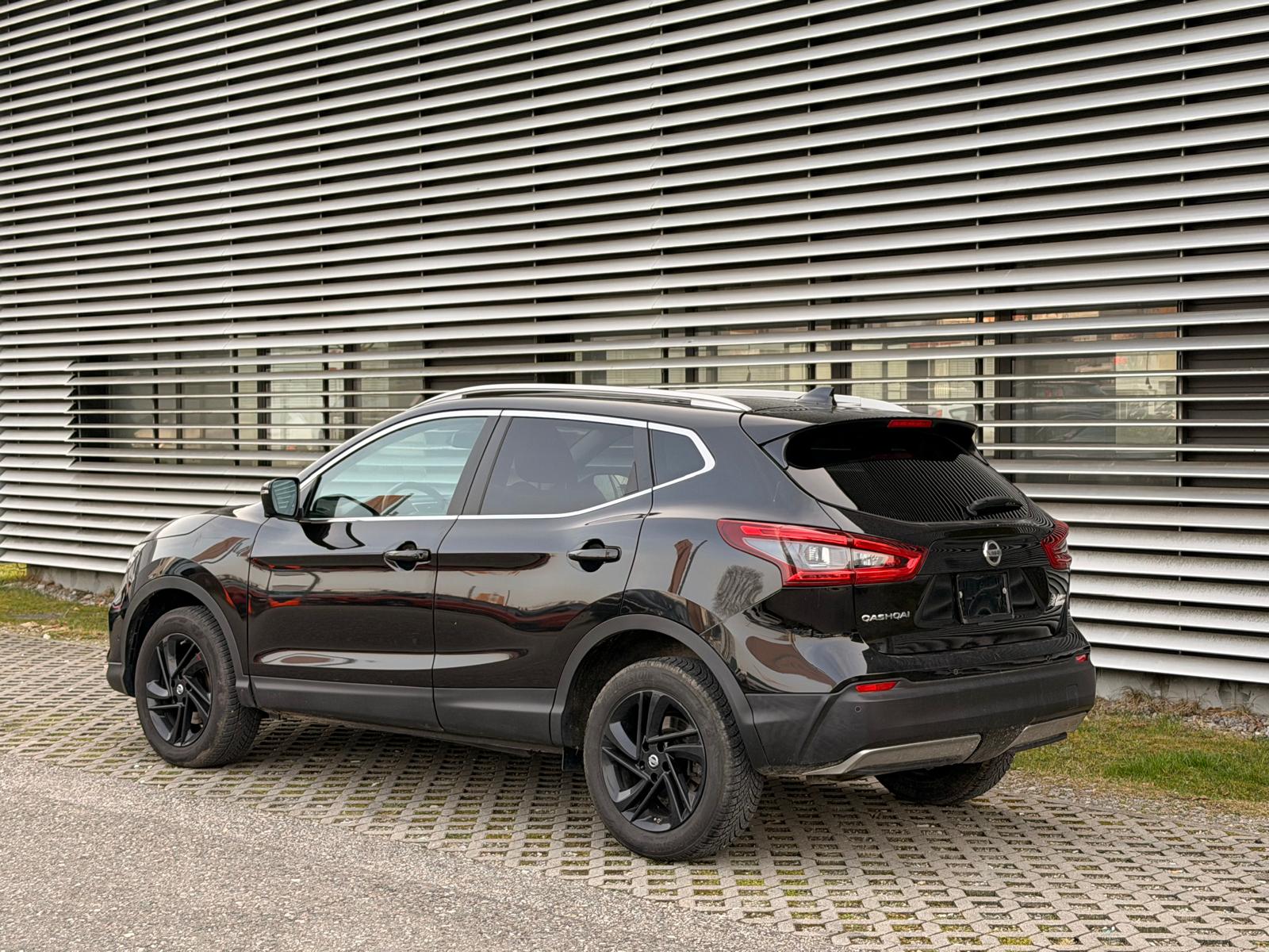 NISSAN Qashqai 1.6 dCi Swiss Edition Premium Xtronic CVT-image-7