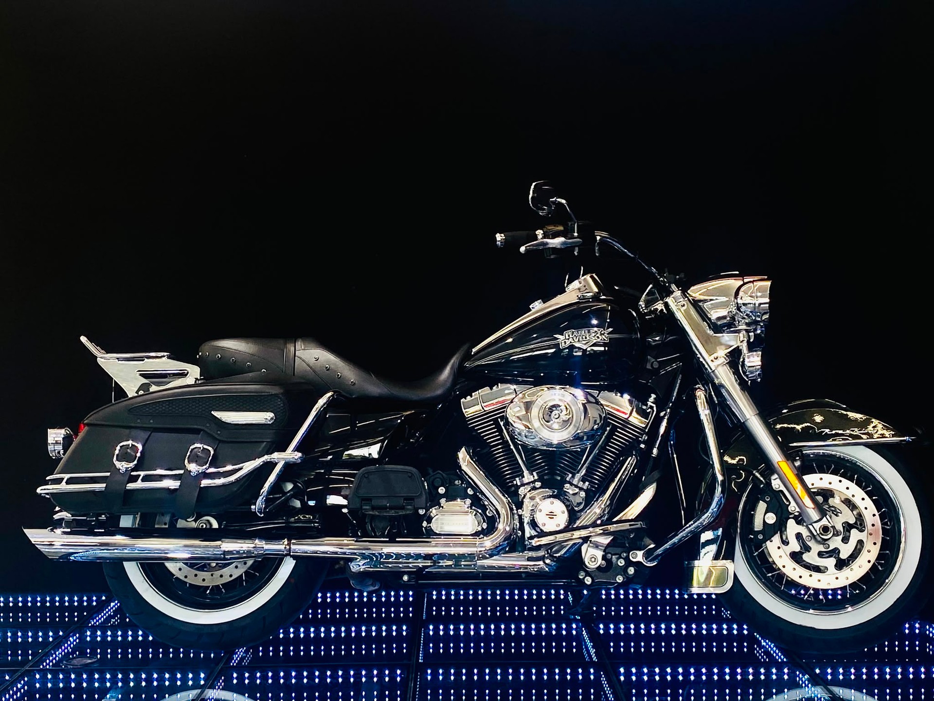 HARLEY-DAVIDSON FLHRC Road King Classic 103 ABS-image-2