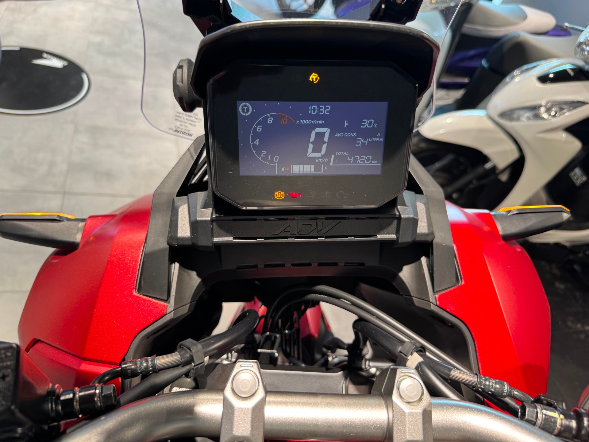 HONDA ADV 350-image-9