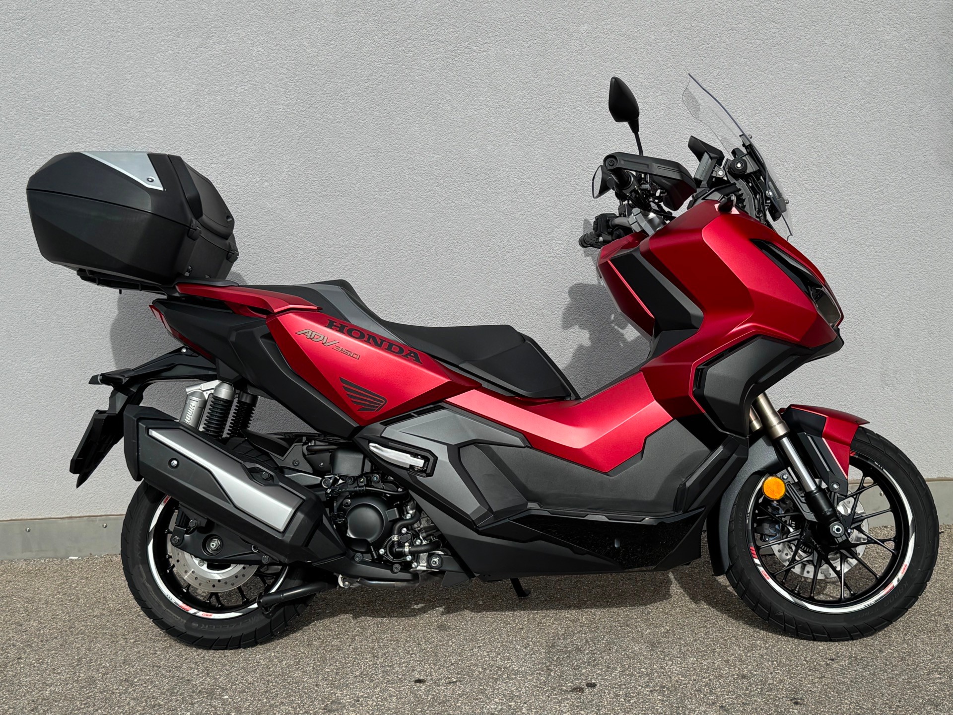 HONDA ADV 350-image-1