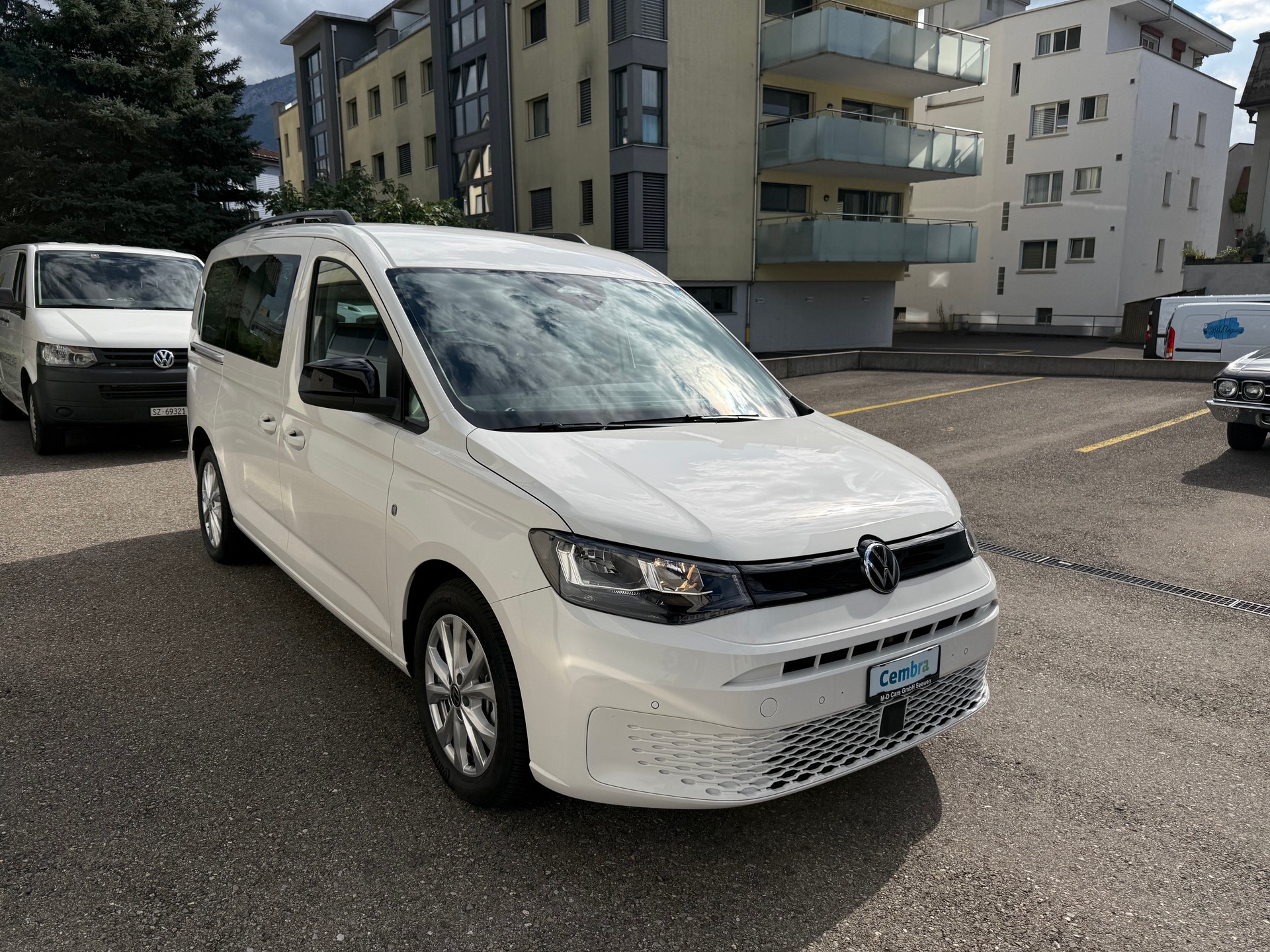 VW Caddy Maxi 2.0 TDI DSG *5+1 Plätzer*-showroom-element-2