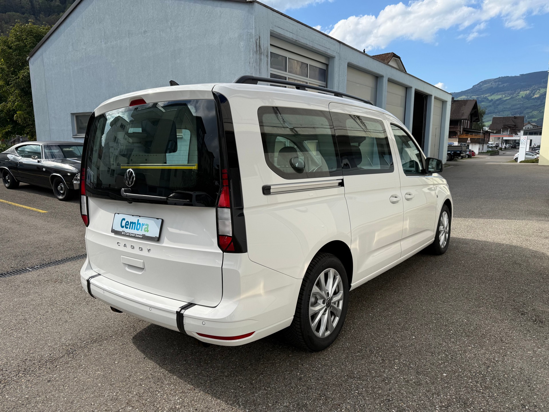 VW Caddy Maxi 2.0 TDI DSG *5+1 Plätzer*-showroom-element-3