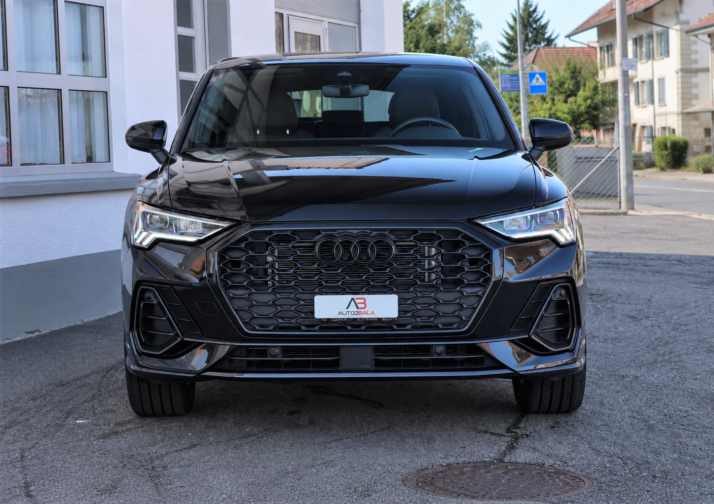 AUDI Q3 Sportback 35 TFSI Attraction S-tronic (CH)-showroom-element-1