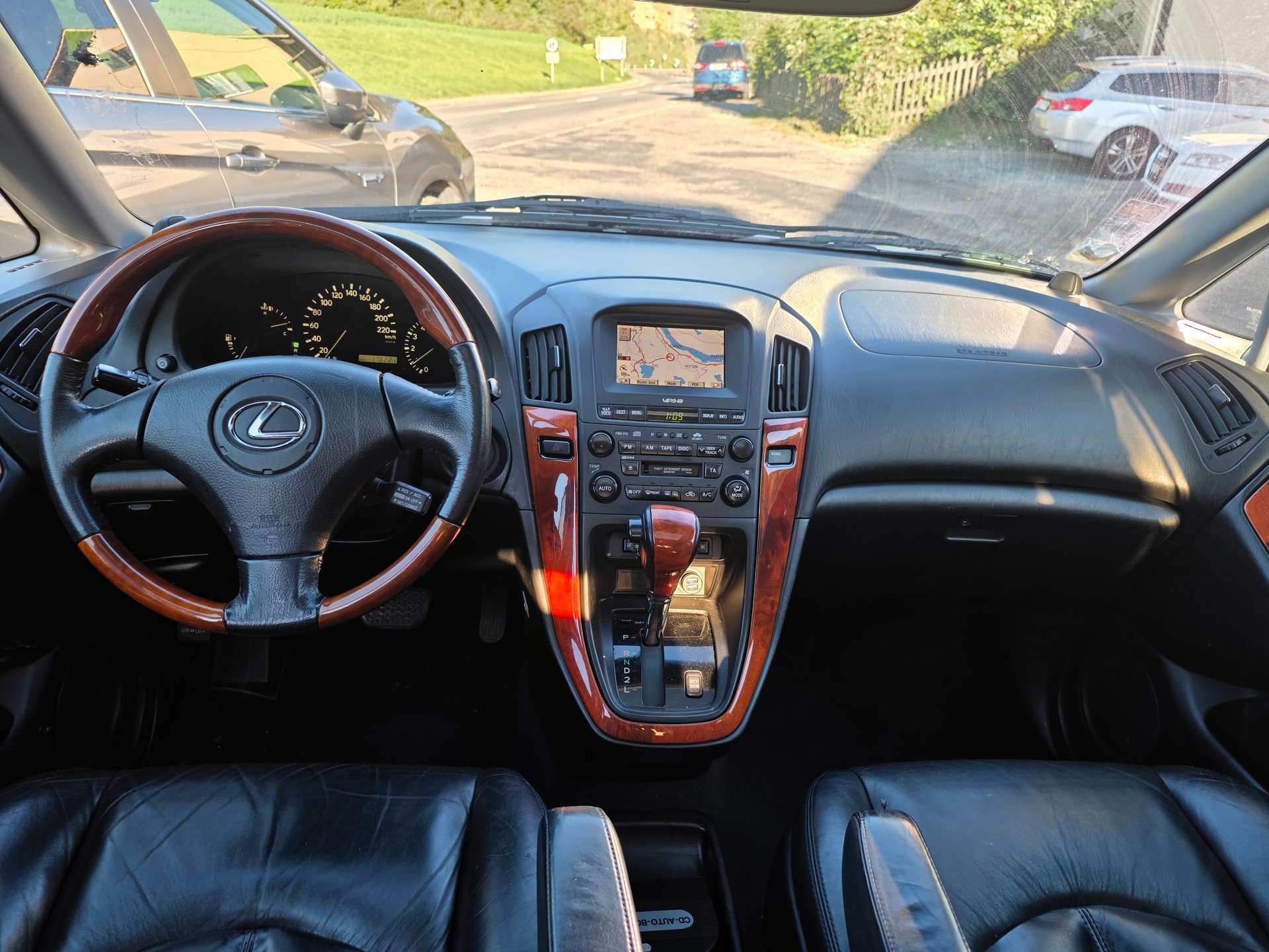 LEXUS RX 300 AWD Automatic ☆☆☆ MFK: 9. März 2026 ☆☆☆-showroom-element-1