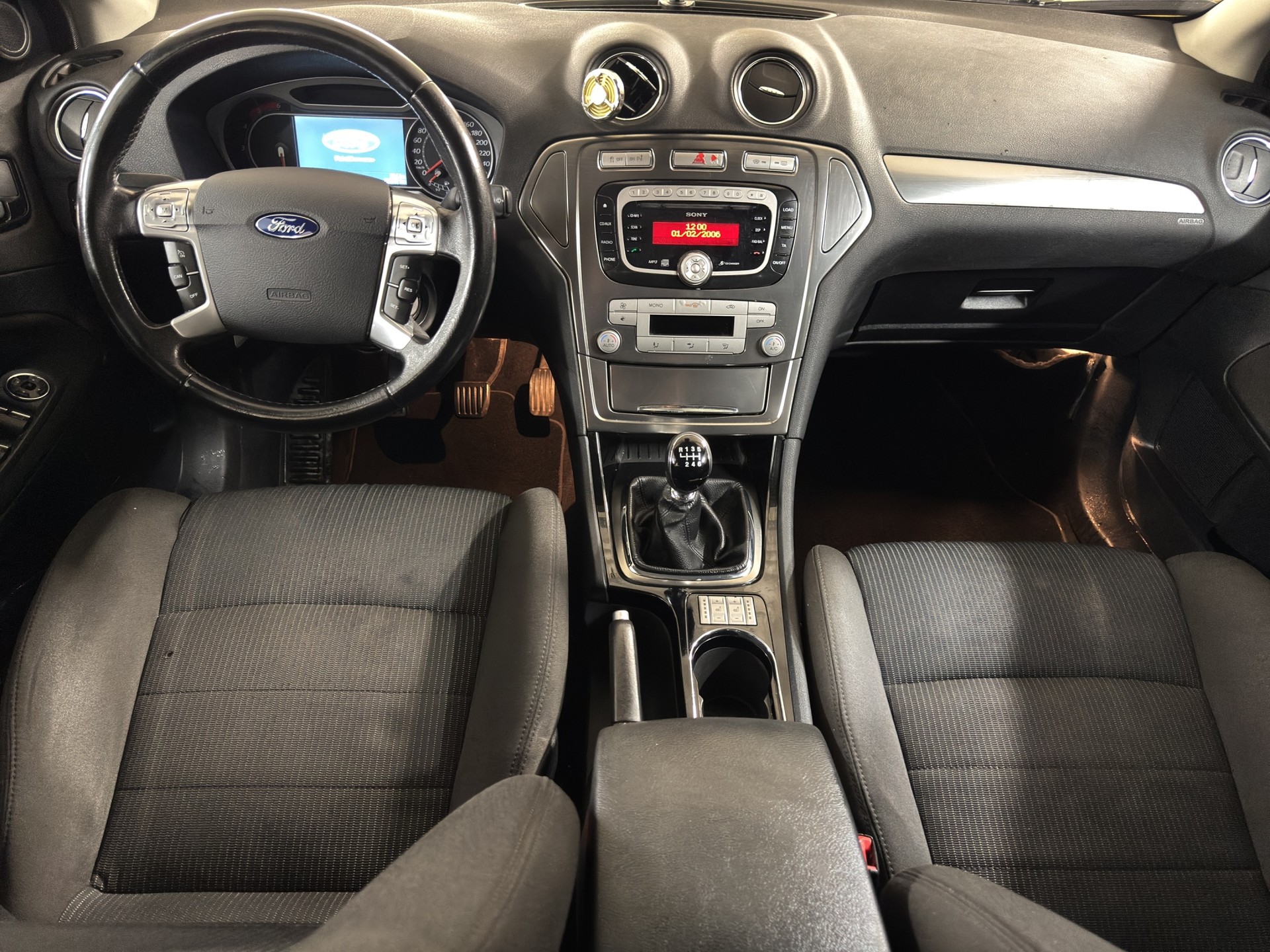 FORD Mondeo 2.0 TDCi 16V Carving-image-10