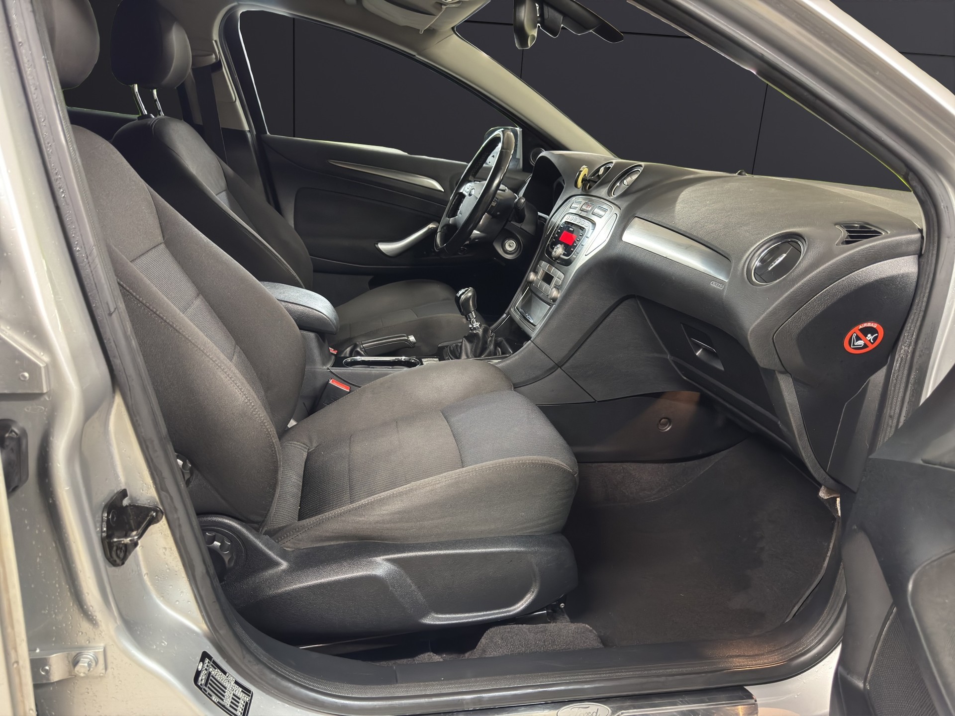 FORD Mondeo 2.0 TDCi 16V Carving-image-9