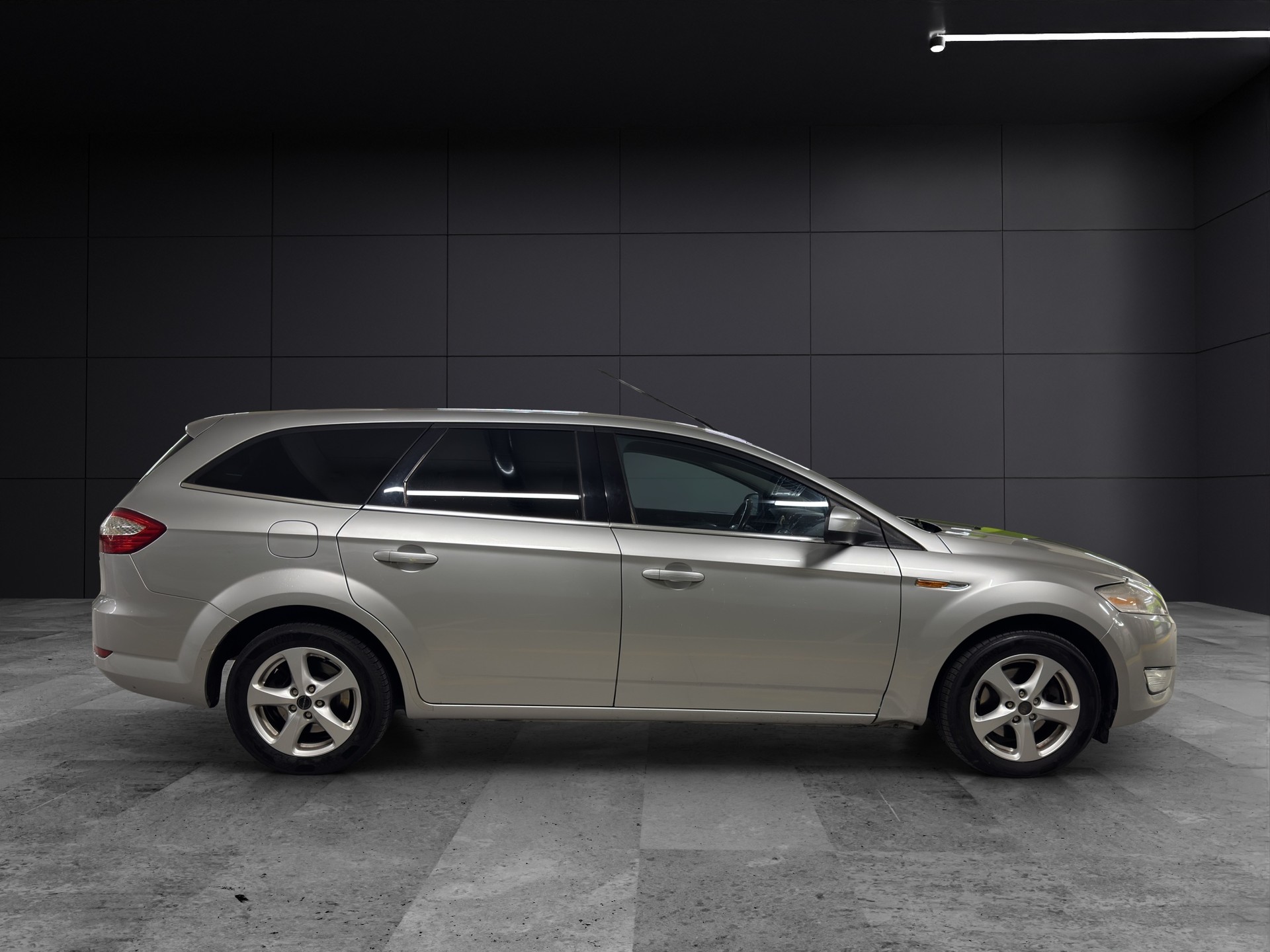 FORD Mondeo 2.0 TDCi 16V Carving-image-2