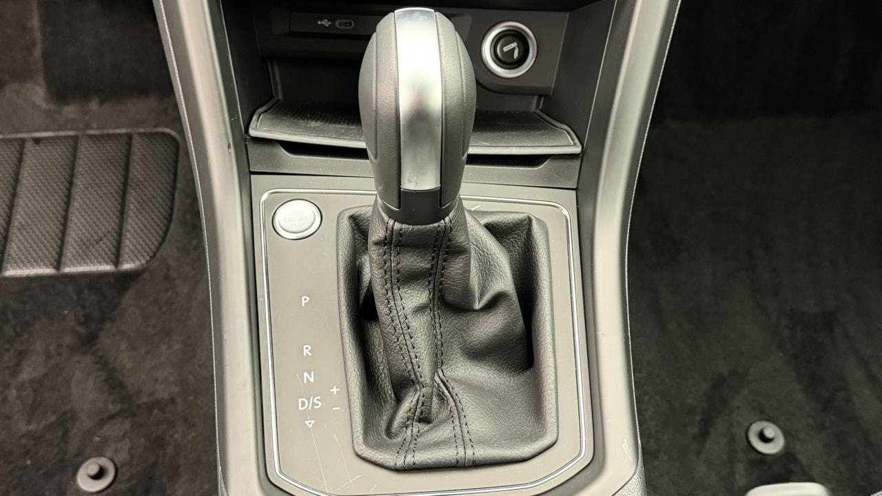 VW Touran 1.5 TSI EVO Limited-image-10