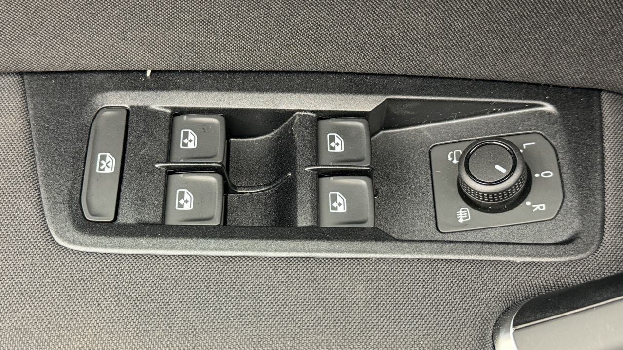 VW Touran 1.5 TSI EVO Limited-image-8