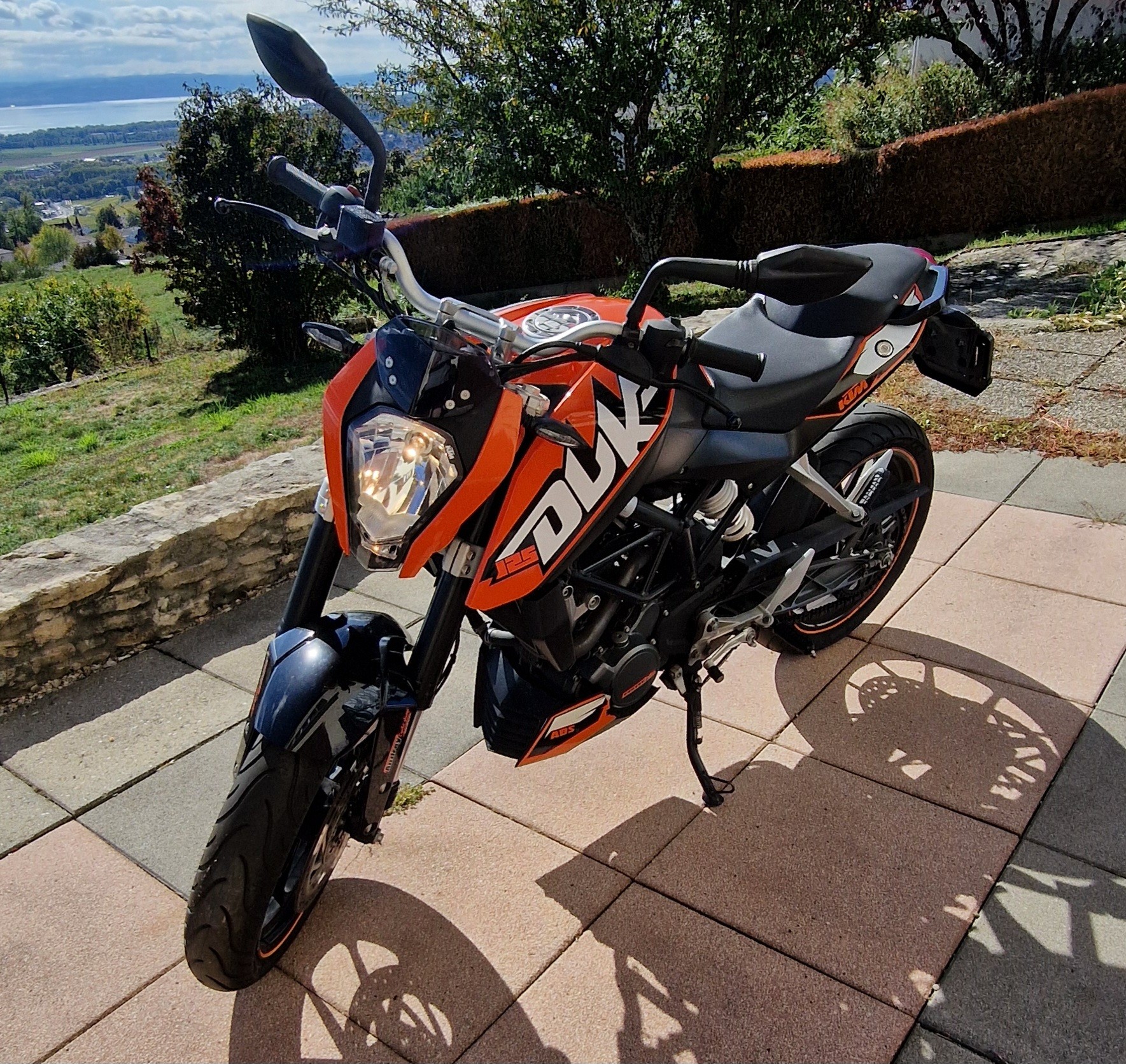 KTM 125 Duke-image-1