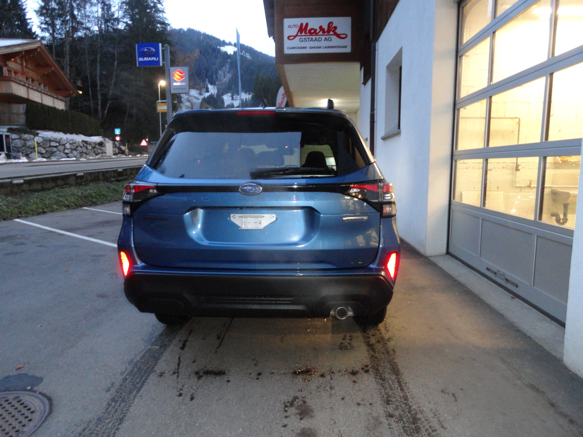 SUBARU Swiss Plus-showroom-element-3
