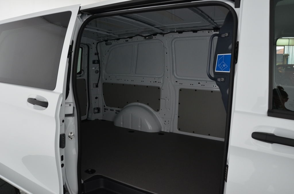 MERCEDES-BENZ eVito 112 Lang 60KWH Batterie (nutzbar)-image-13
