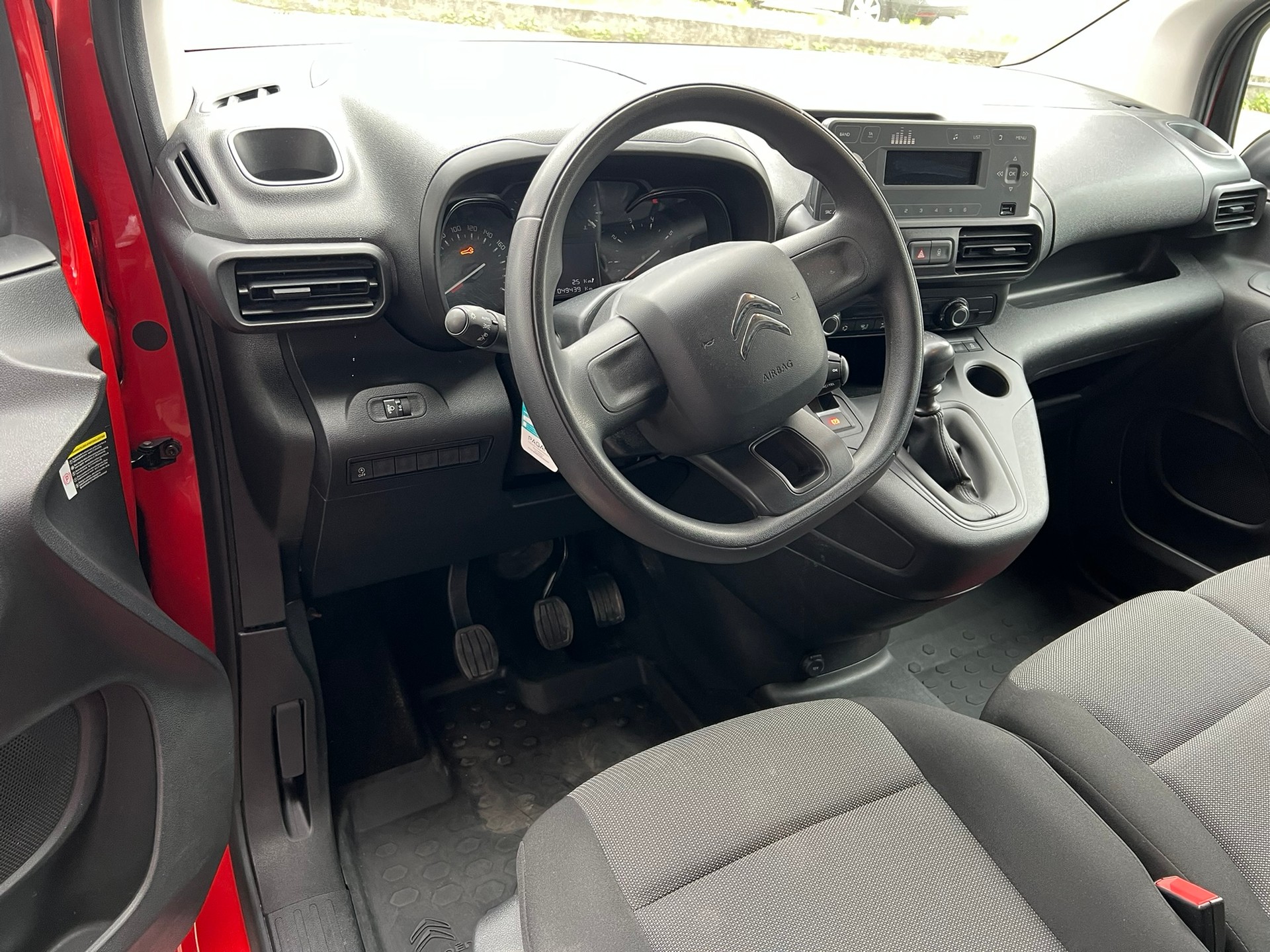 CITROEN Berlingo Van 1.2 Pure Tech 110 s/s Swiss Edition-image-7