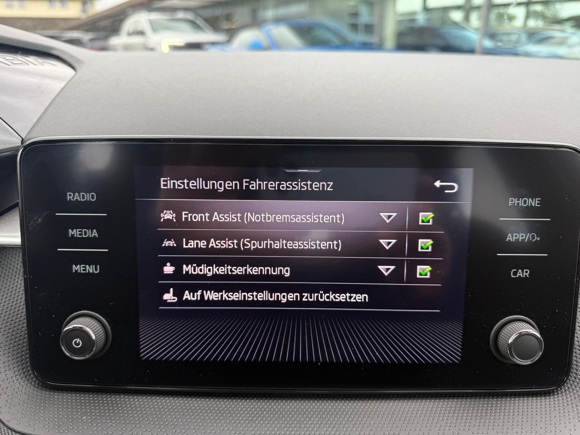 SKODA Fab. 1.0 TSI Style DSG-image-21