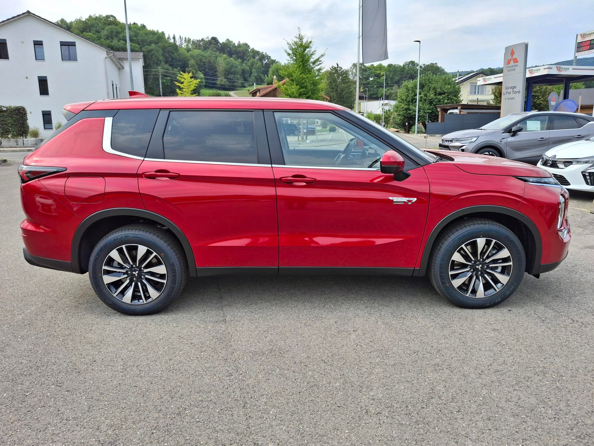 MITSUBISHI OUTLANDER PHEV 2.4 INVITE 4X4-image-2