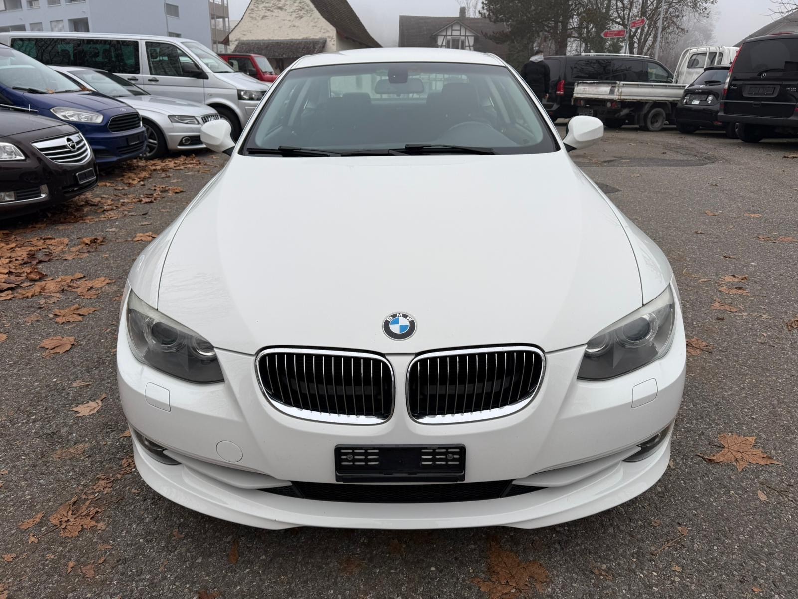 BMW 325i Coupé Steptronic-showroom-element-1