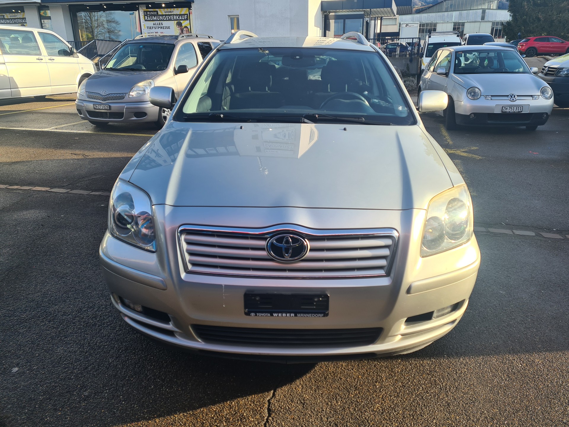 TOYOTA Avensis 2.2D-4 D CleanPower Linea Sol Sportswagon-showroom-element-1