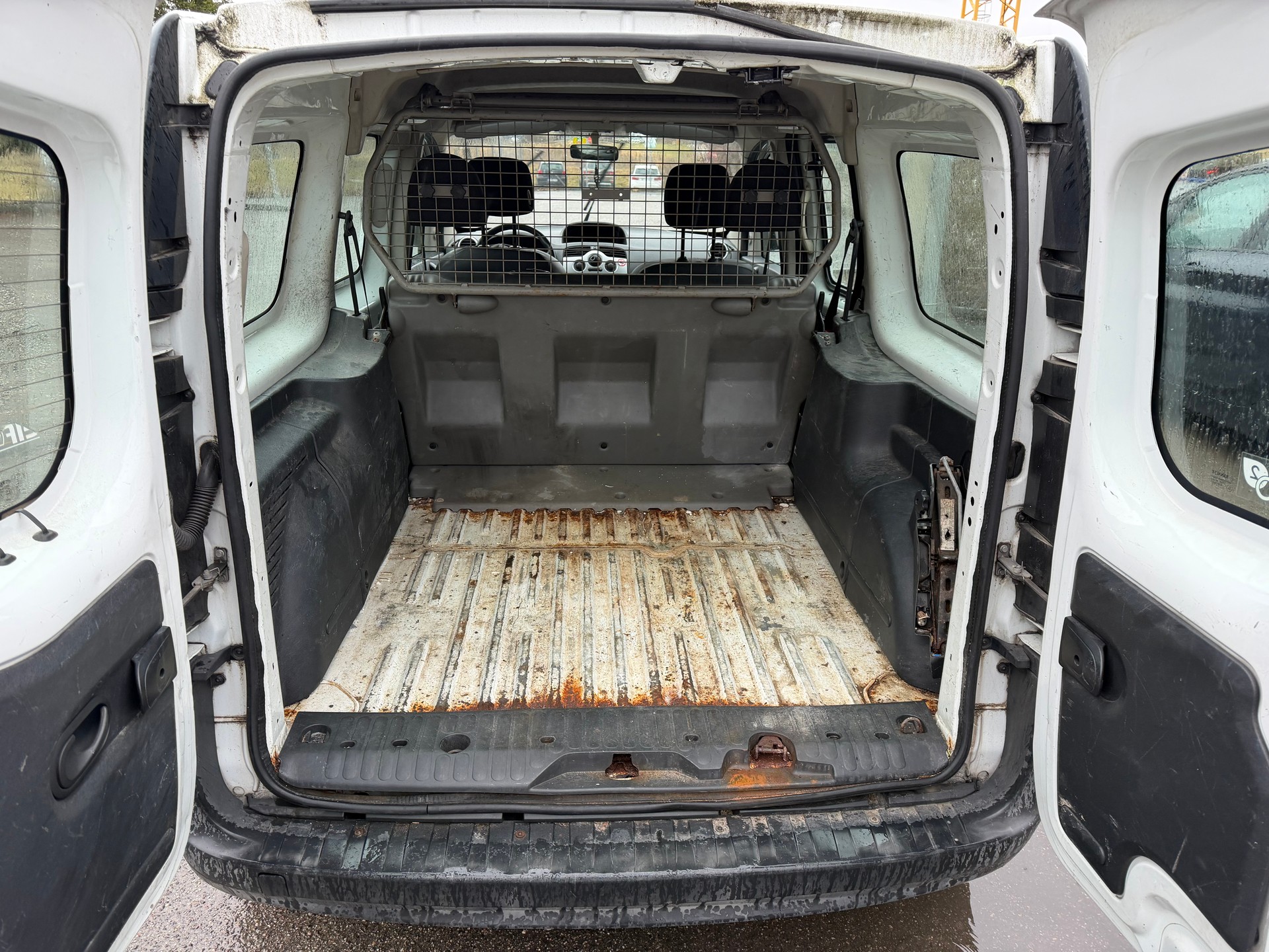 RENAULT Kangoo Maxi dCi 85 5 Plätze / 5 places-image-9