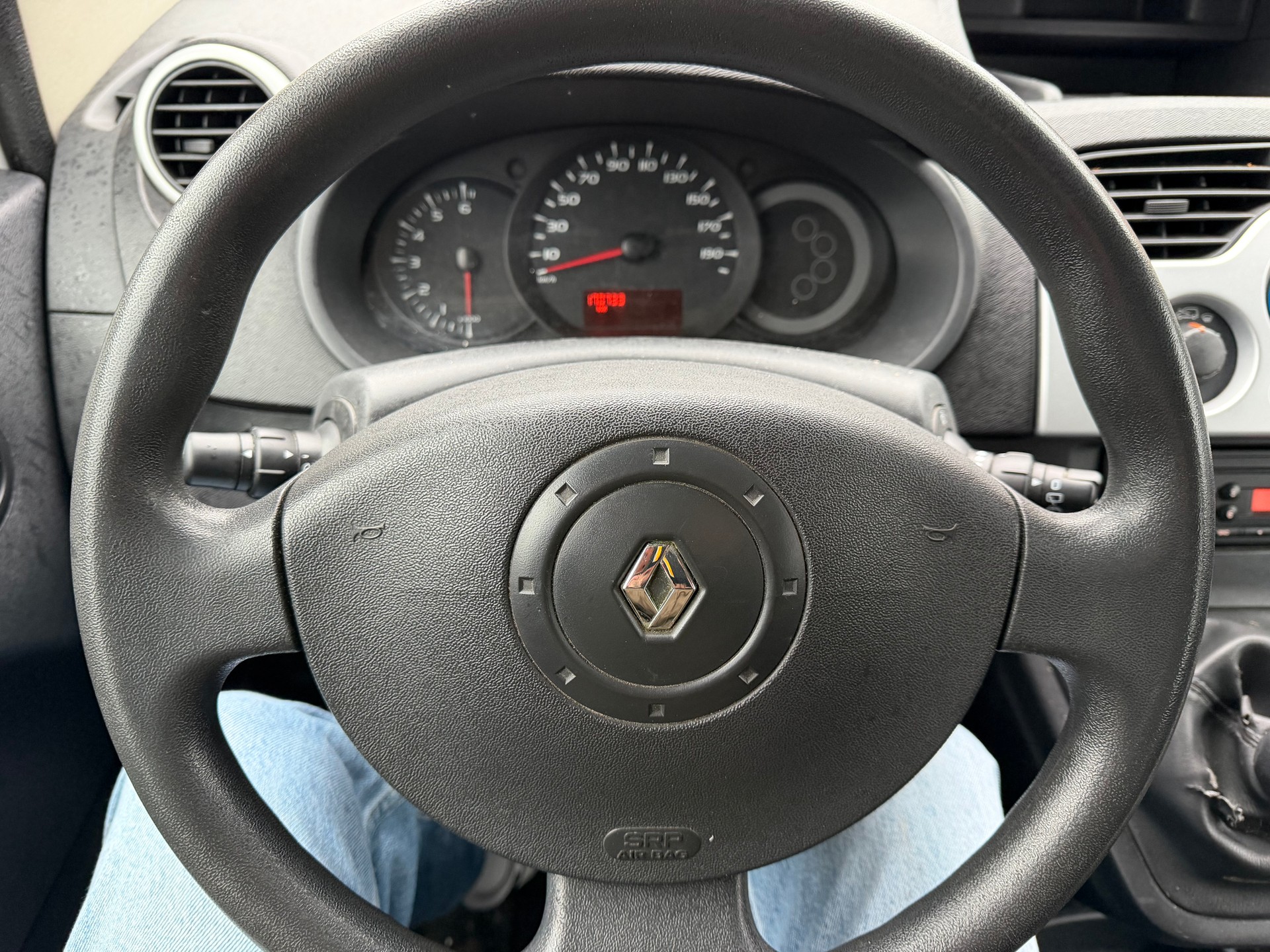 RENAULT Kangoo Maxi dCi 85 5 Plätze / 5 places-image-5