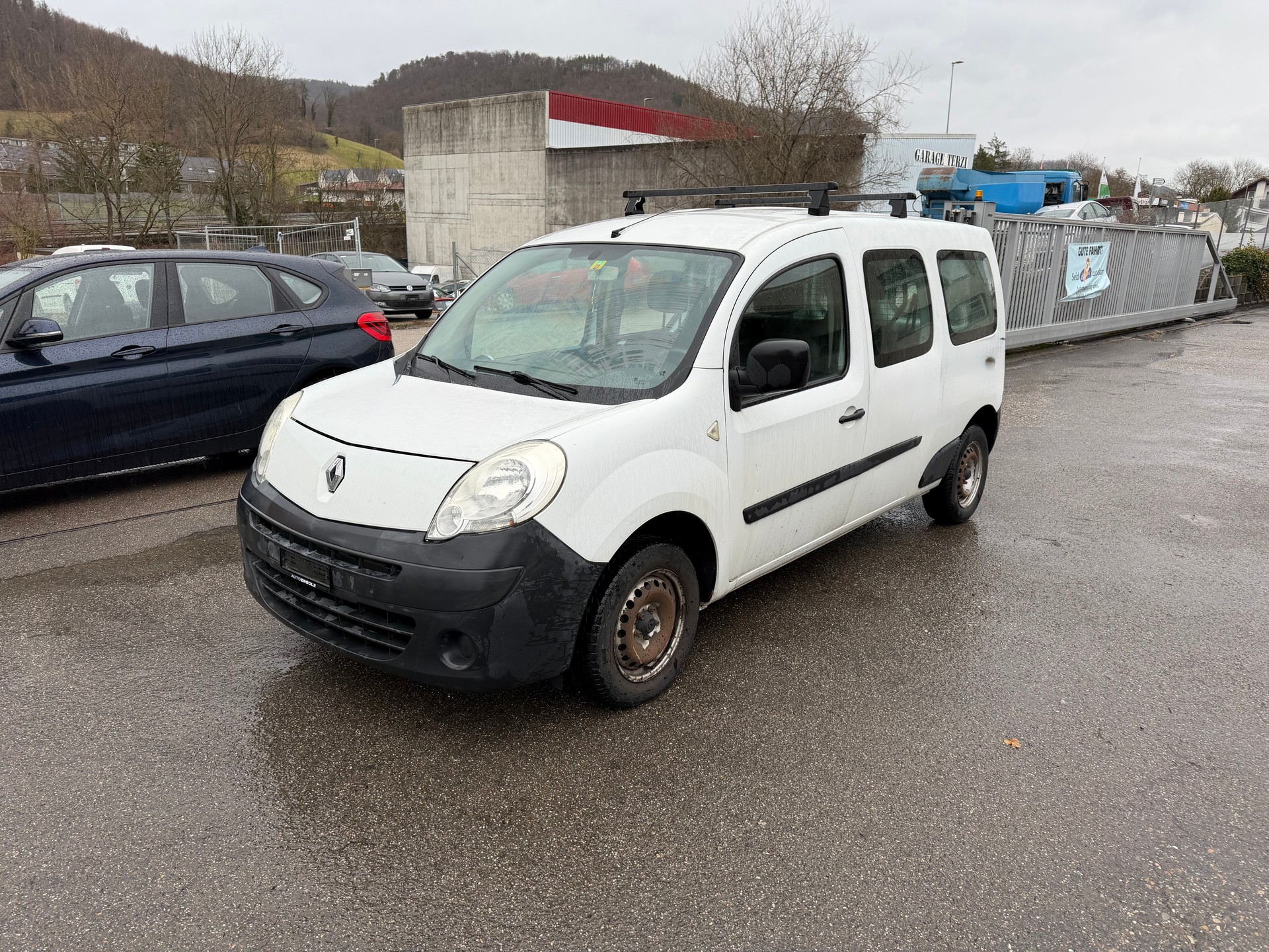 RENAULT Kangoo Maxi dCi 85 5 Plätze / 5 places
