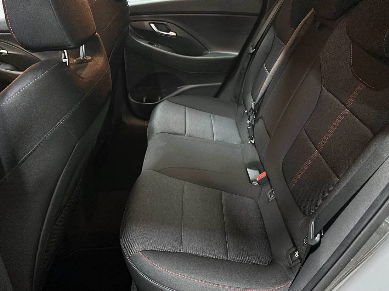 HYUNDAI i30 1.5 T-GDi N-Line-image-10