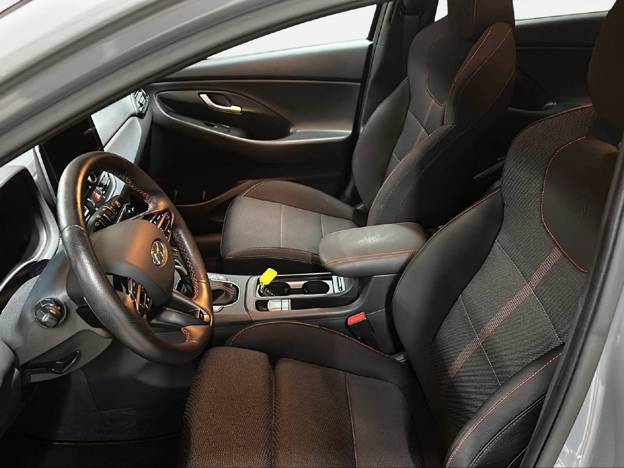 HYUNDAI i30 1.5 T-GDi N-Line-image-13