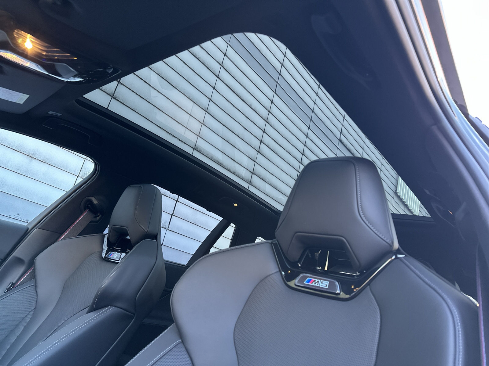 BMW M5 xDrive Touring-image-21