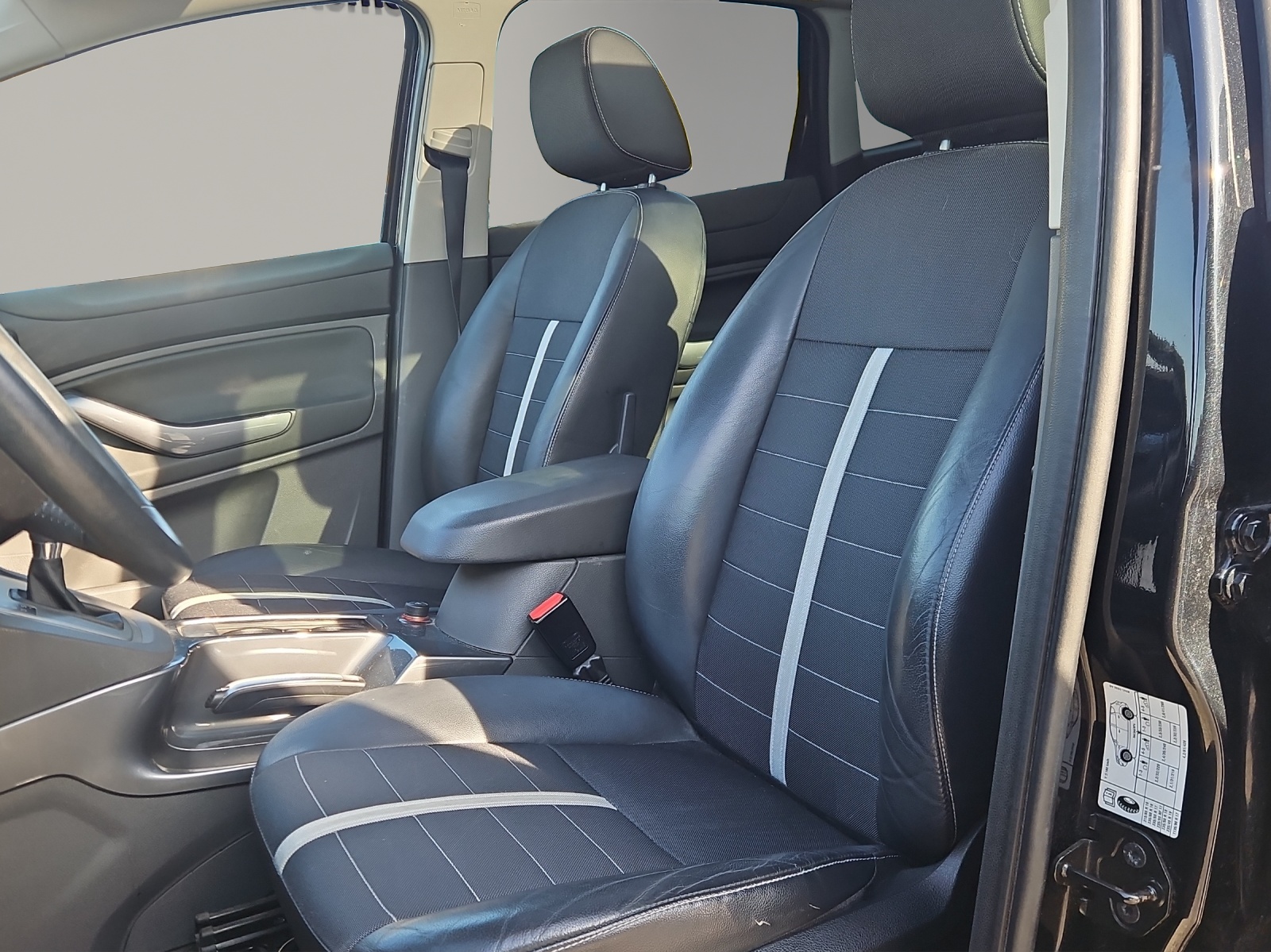 FORD Kuga 2.0 TDCi Titanium 4WD PowerShift-image-7