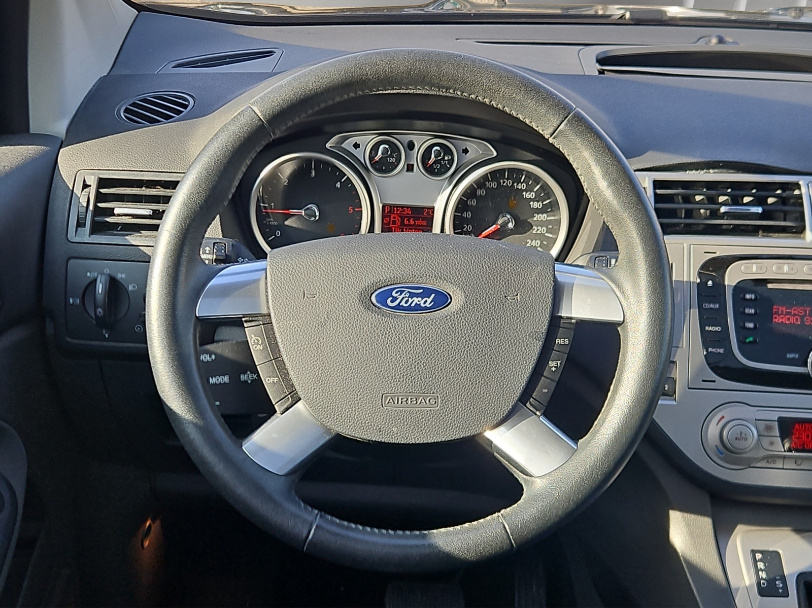 FORD Kuga 2.0 TDCi Titanium 4WD PowerShift-image-9