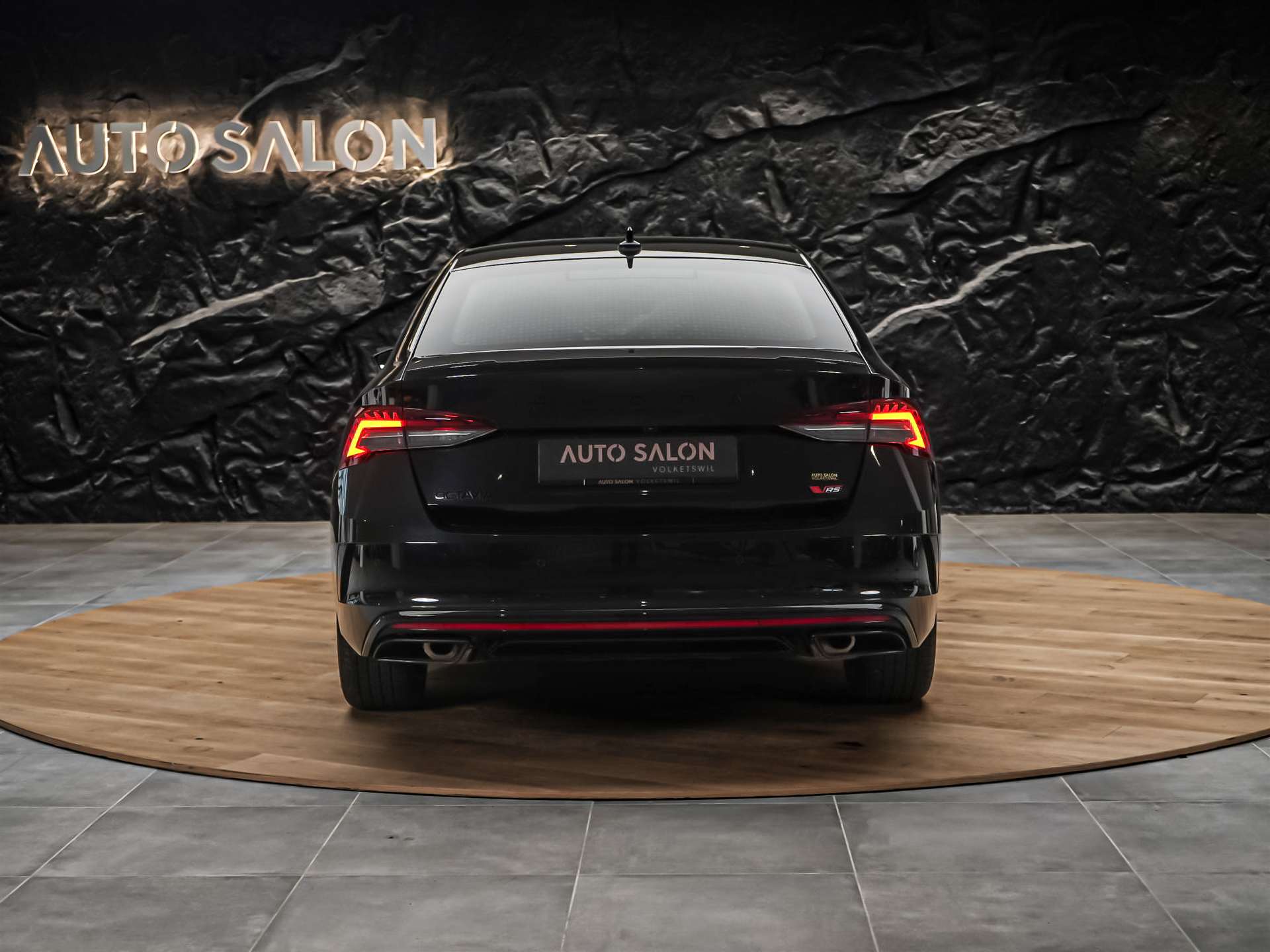 SKODA Octavia Limousine 2.0 TSI DSG RS *Facelift*All Black*RS Sportsitze*-image-4