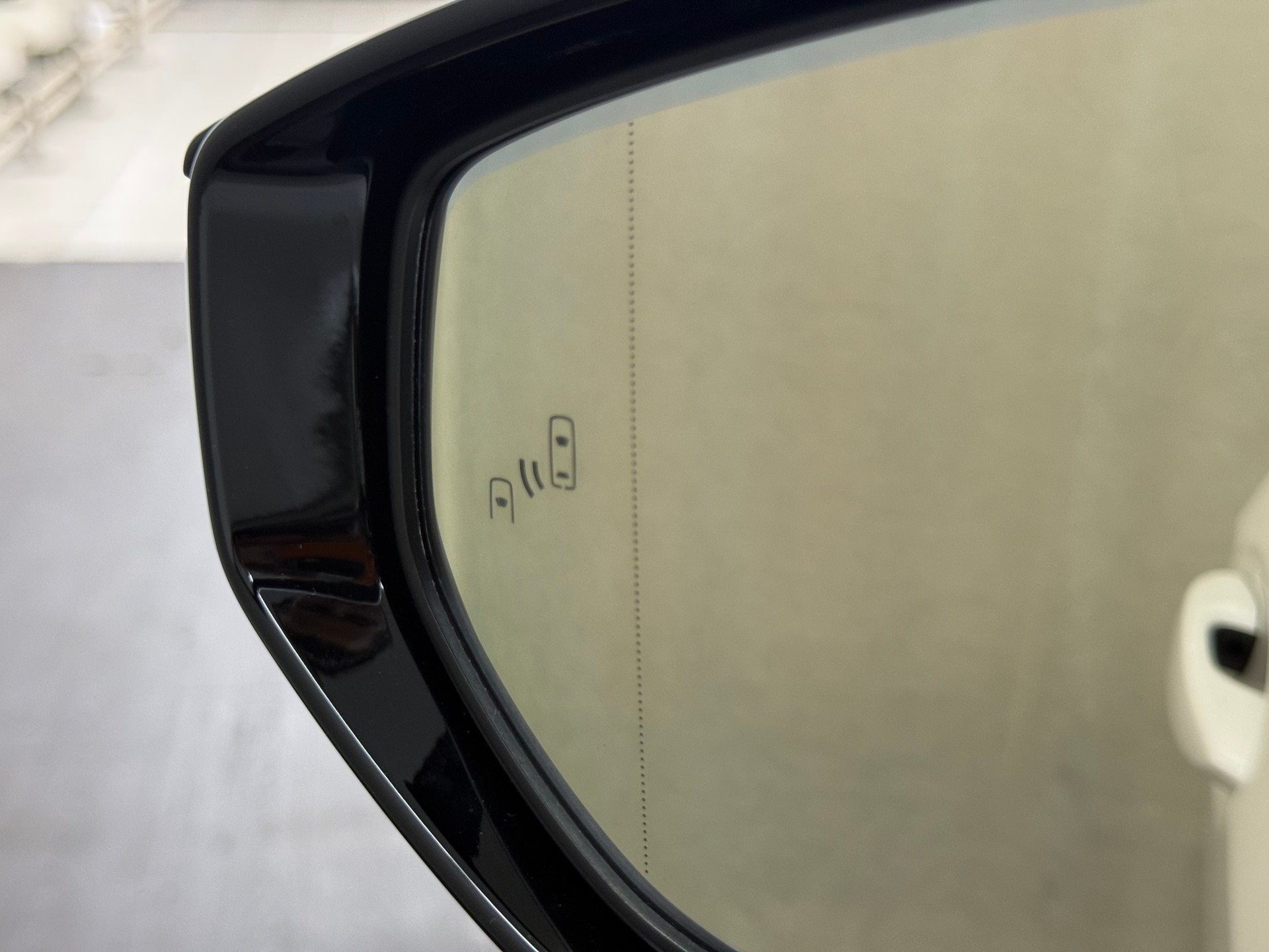 LEXUS UX 300e Excellence Automatic-image-20
