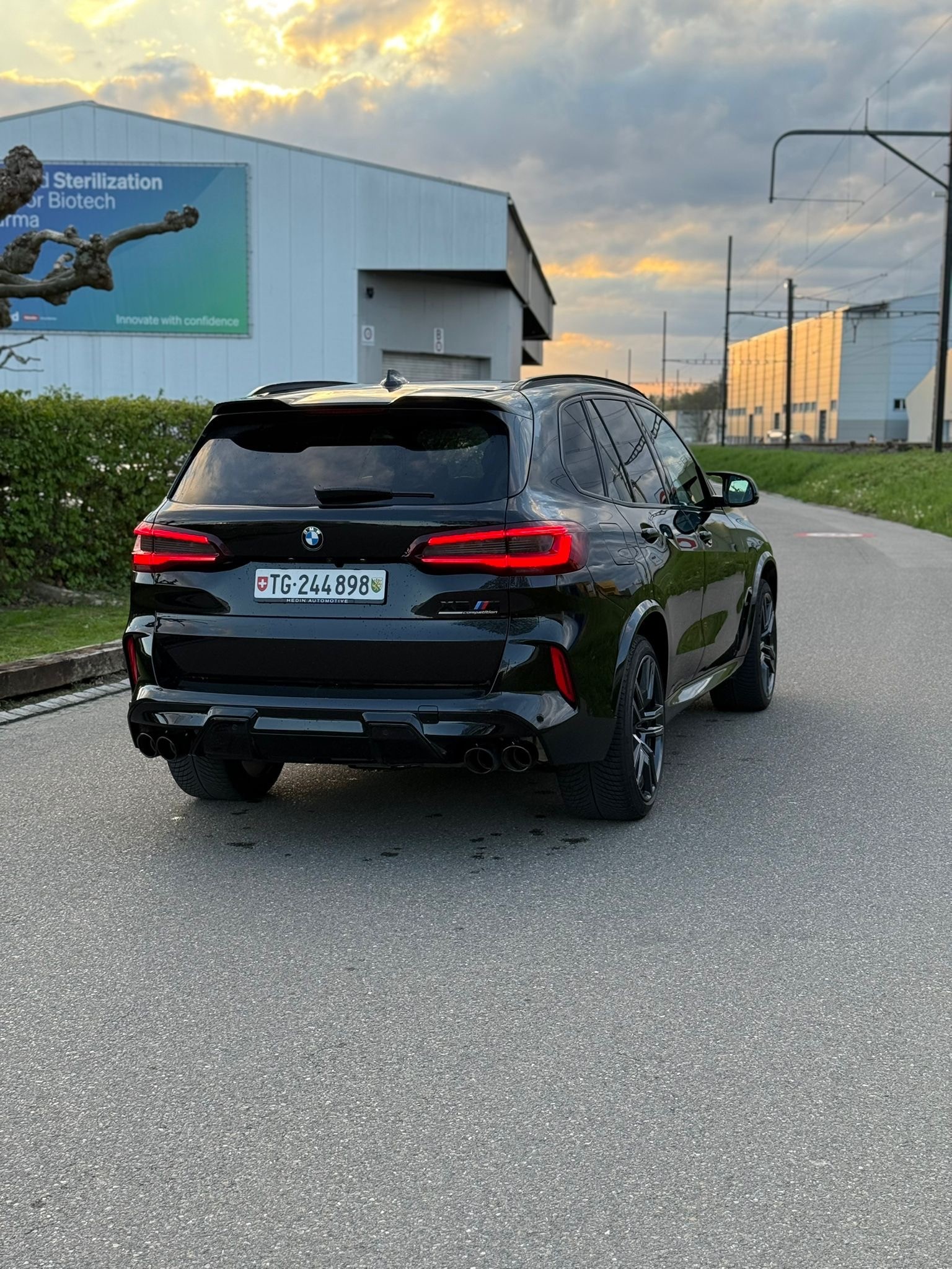 BMW X5M Competition Steptronic Competition-showroom-element-3