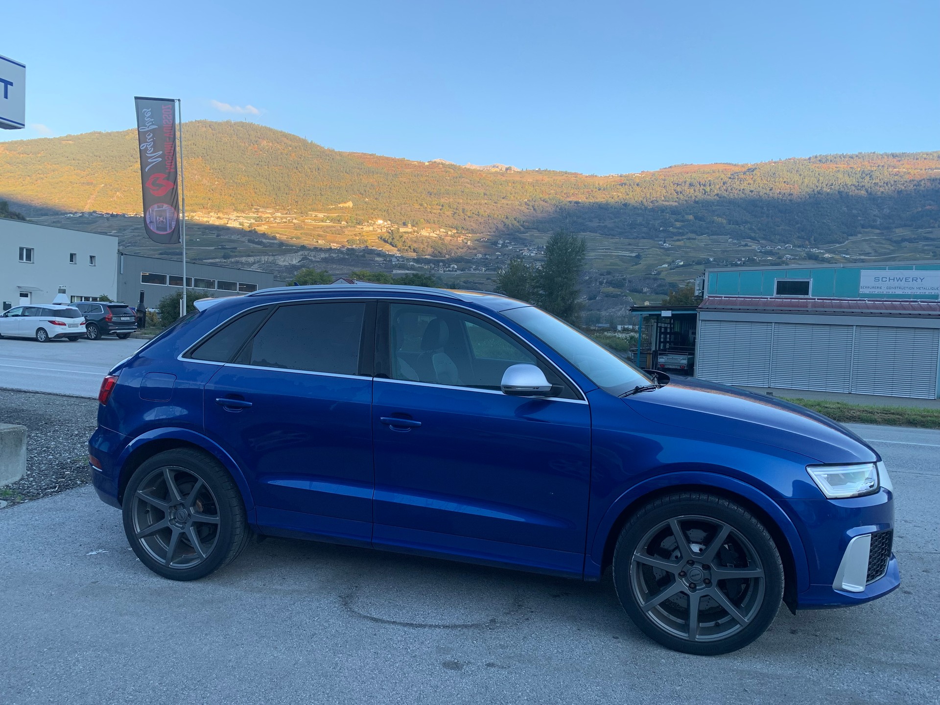 AUDI RS Q3 2.5 TFSI quattro S-tronic-showroom-element-1