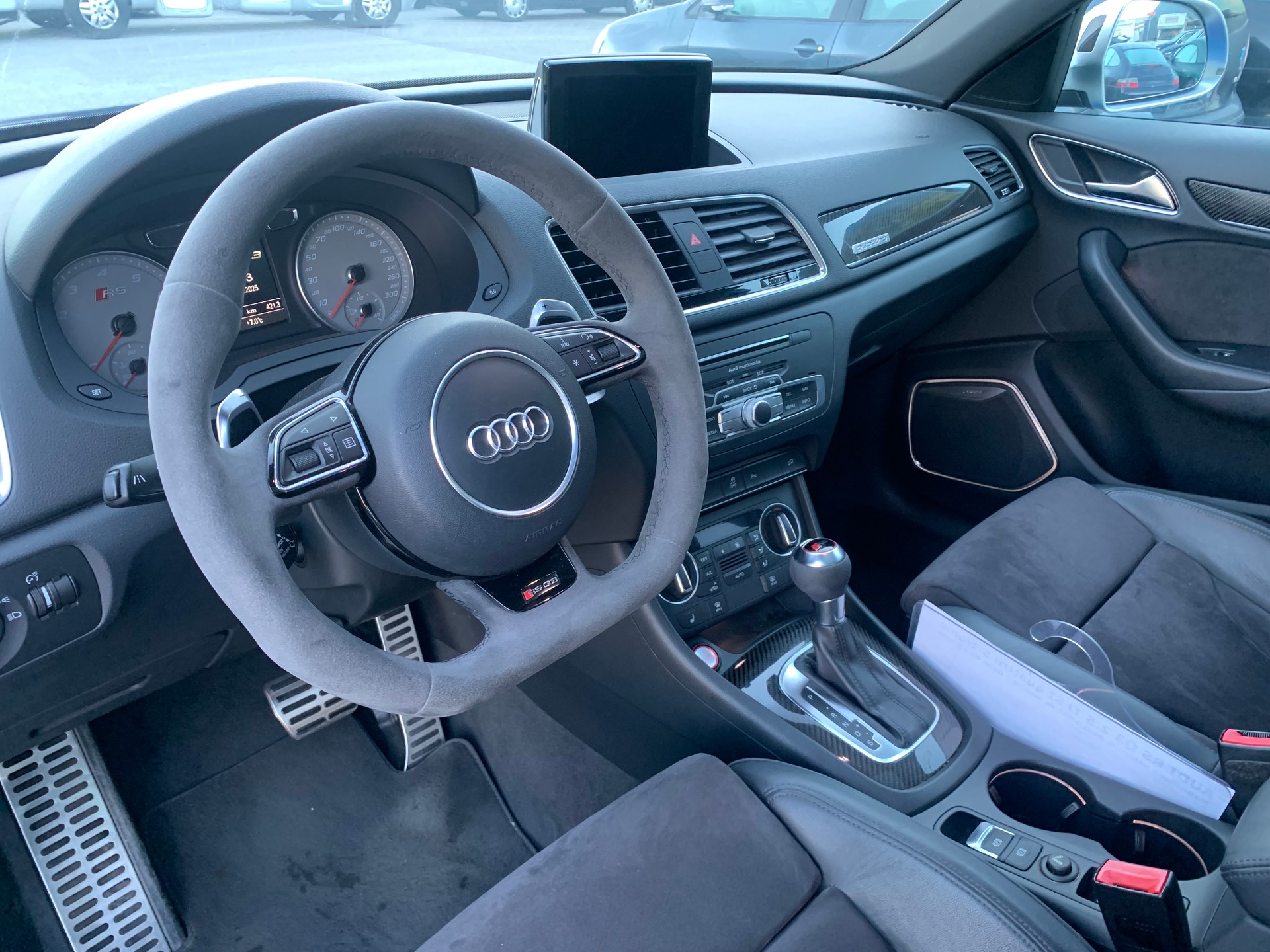 AUDI RS Q3 2.5 TFSI quattro S-tronic-image-16