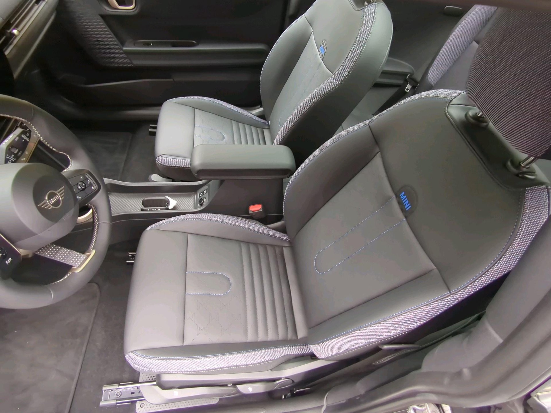 MINI Cooper S (3d)-image-13